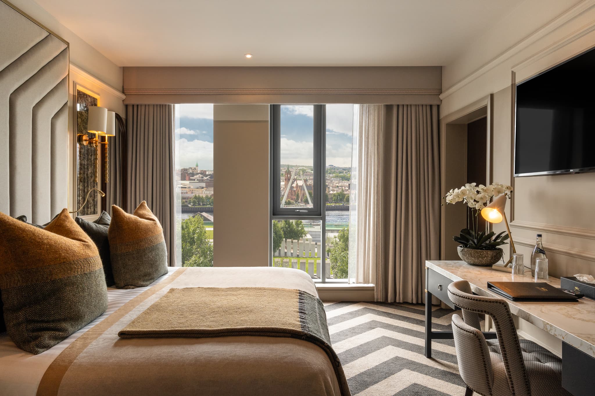Double bed suite at The Ebrington Hotel