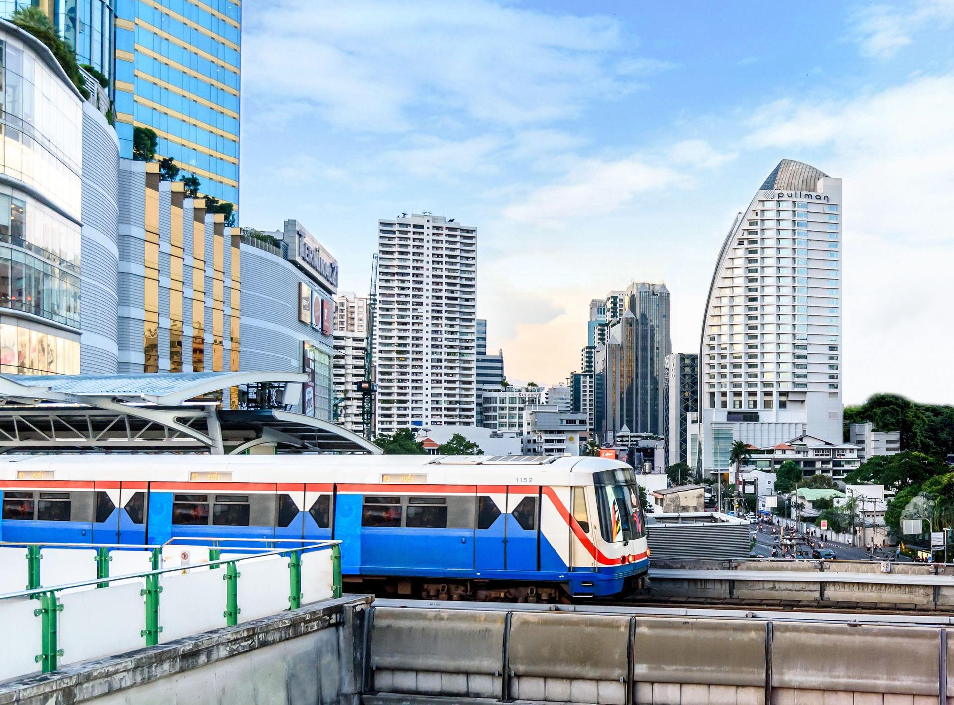 Panoramic view of the Hilton Bangkok Grande Asoke building