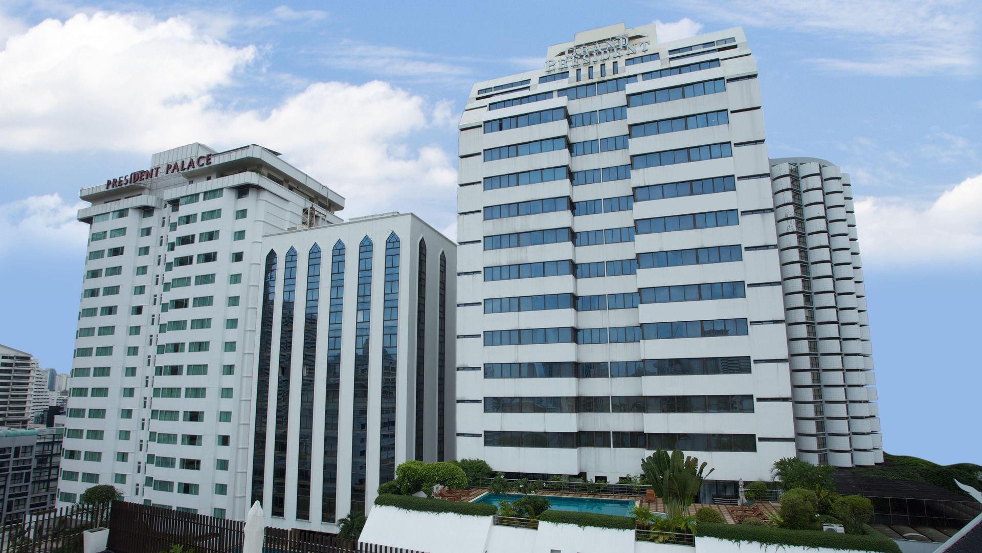 Panoramic view of the pipa hotel bangkok building
