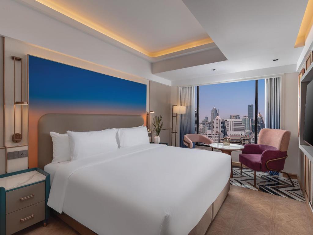 Double bed suite at pipa hotel bangkok