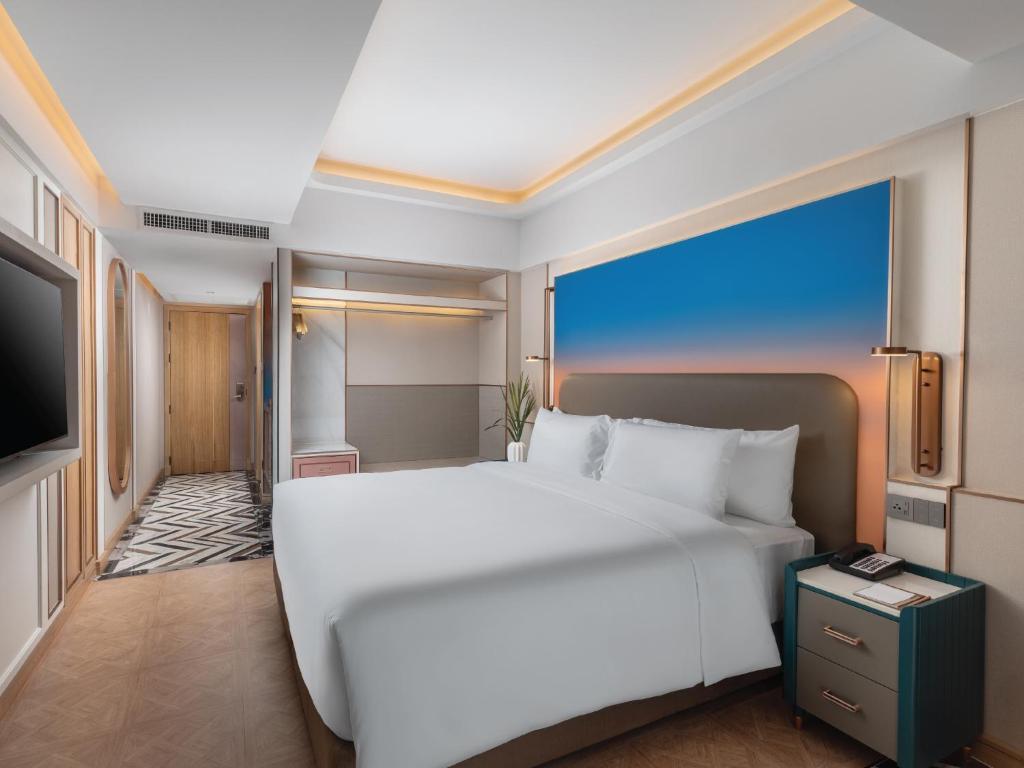Double bed suite at pipa hotel bangkok