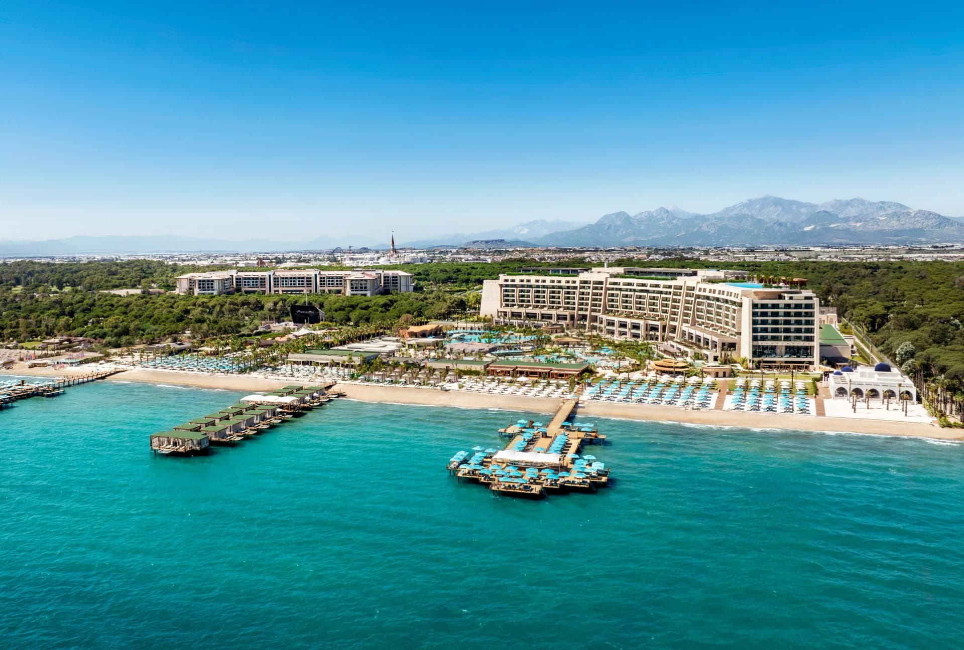 regnum the crown beach resort hotel