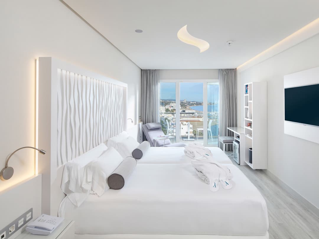 Double bed suite at Amàre Beach Hotel Marbella
