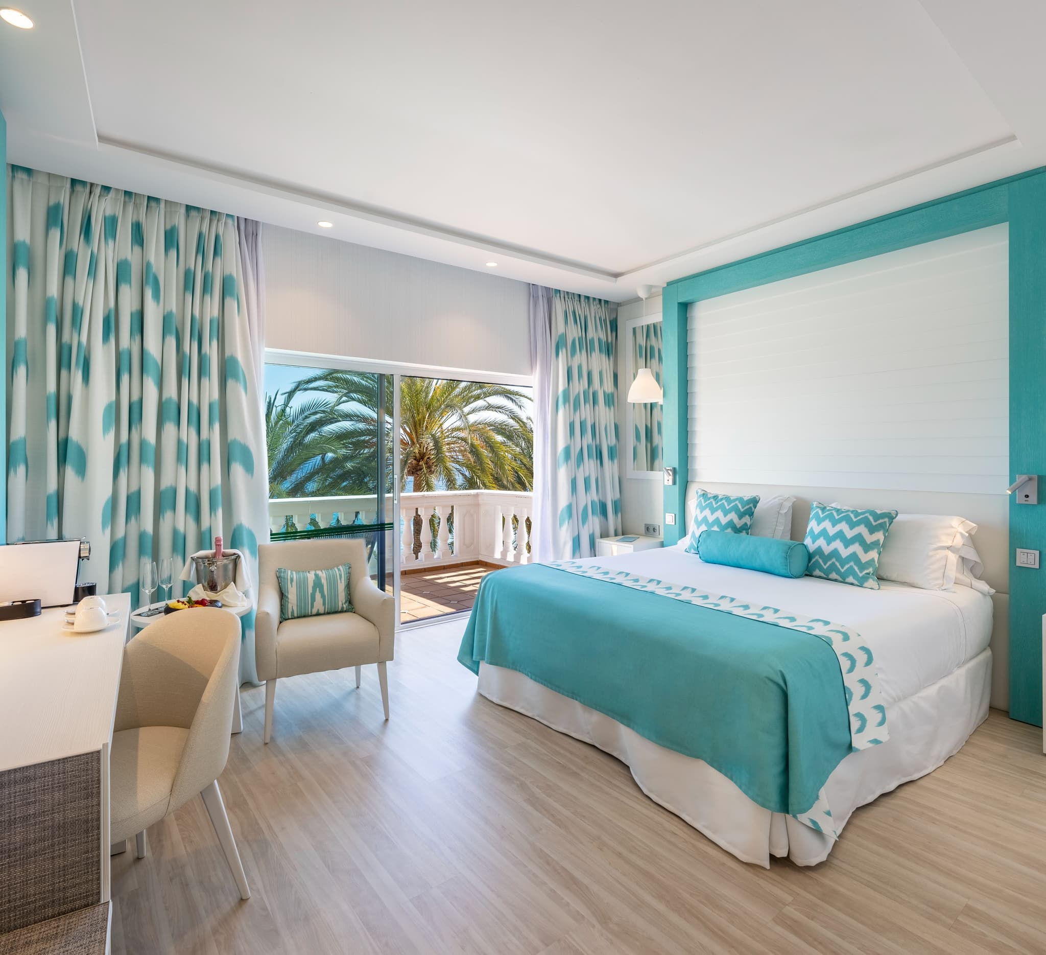 Spacious double bed suite at Hotel Nixe Palace