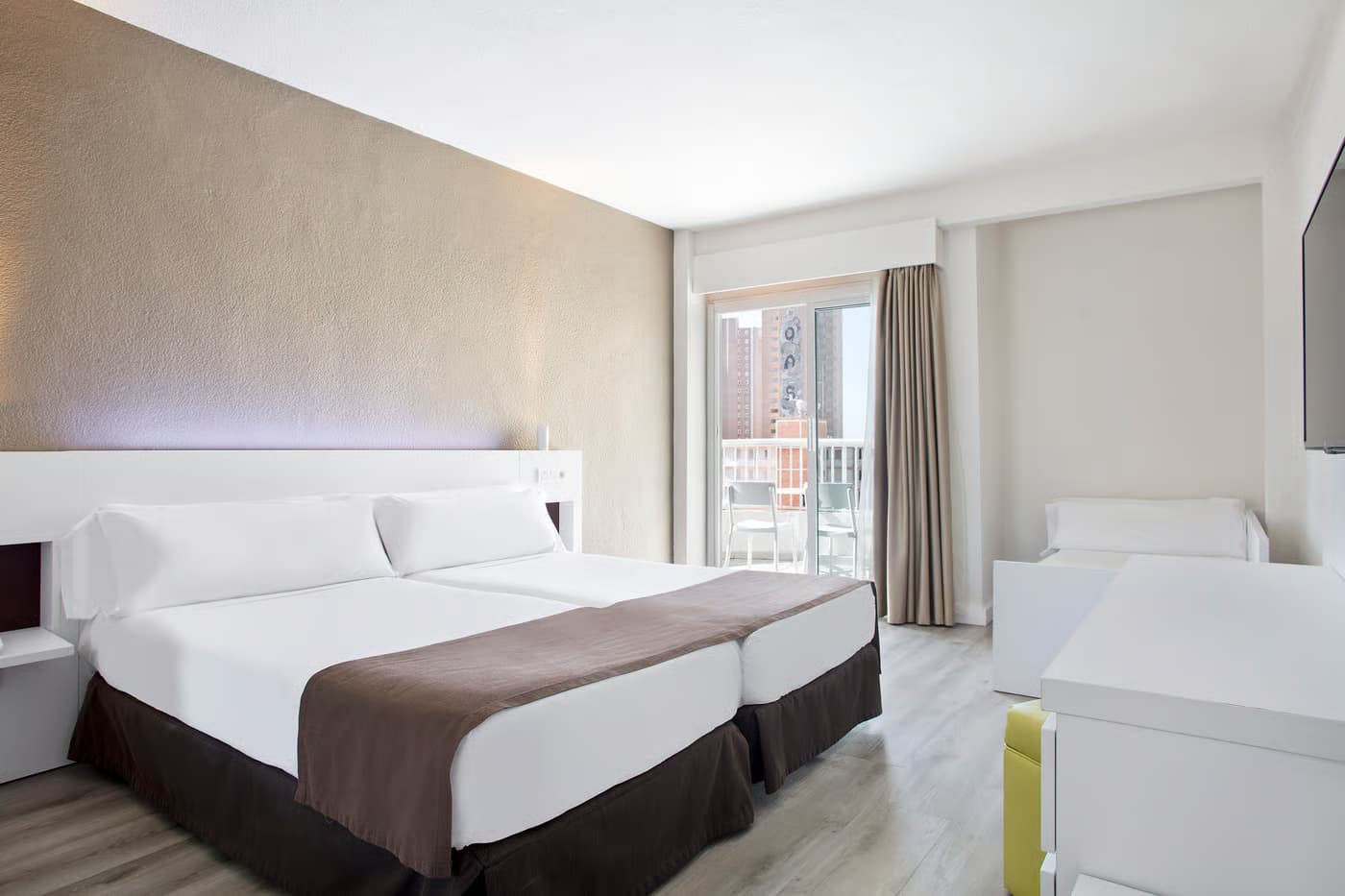 Double bed suite at Hotel Sol Pelicanos Ocas