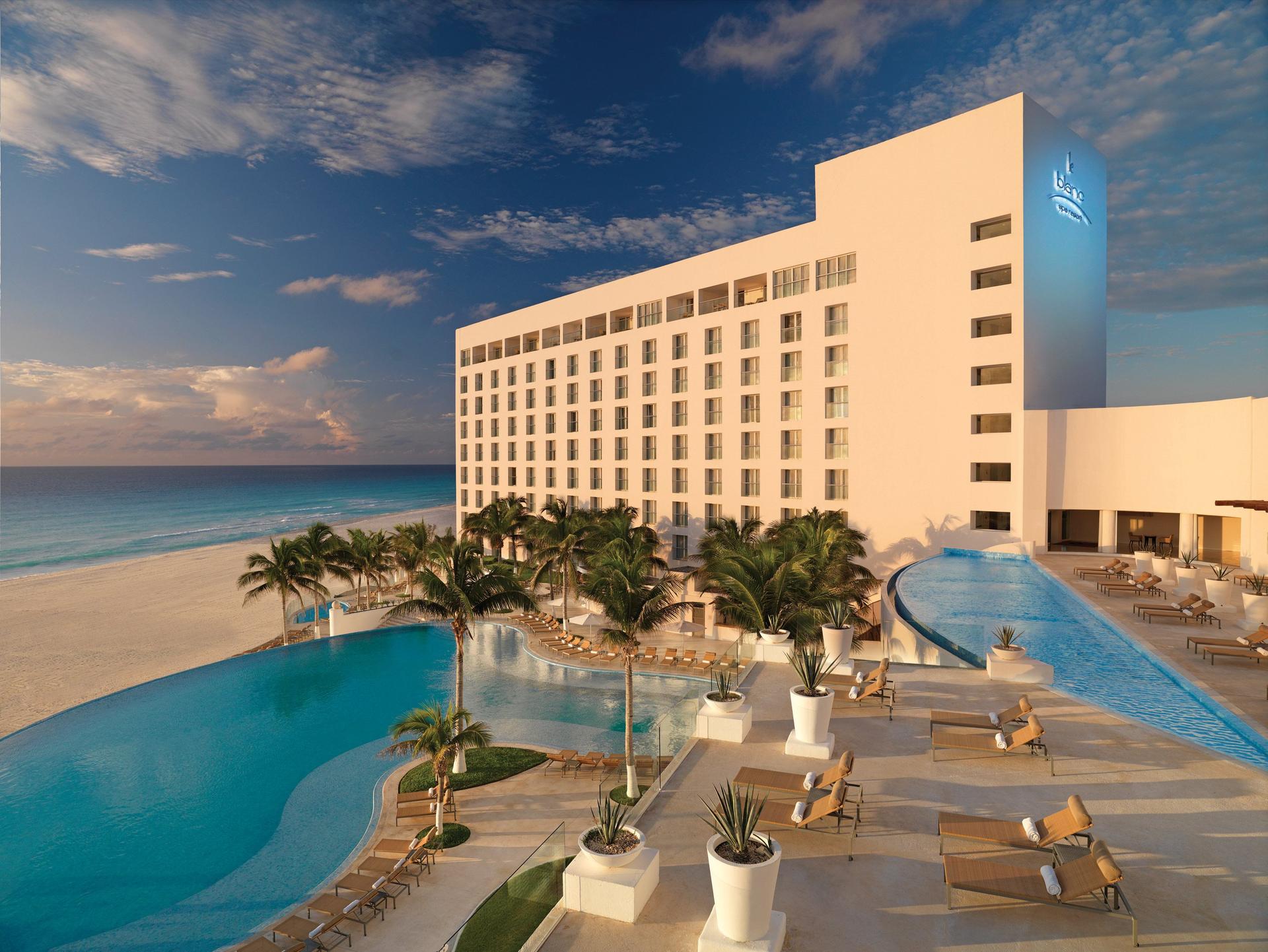 Panoramic view of Le Blanc Spa Resort