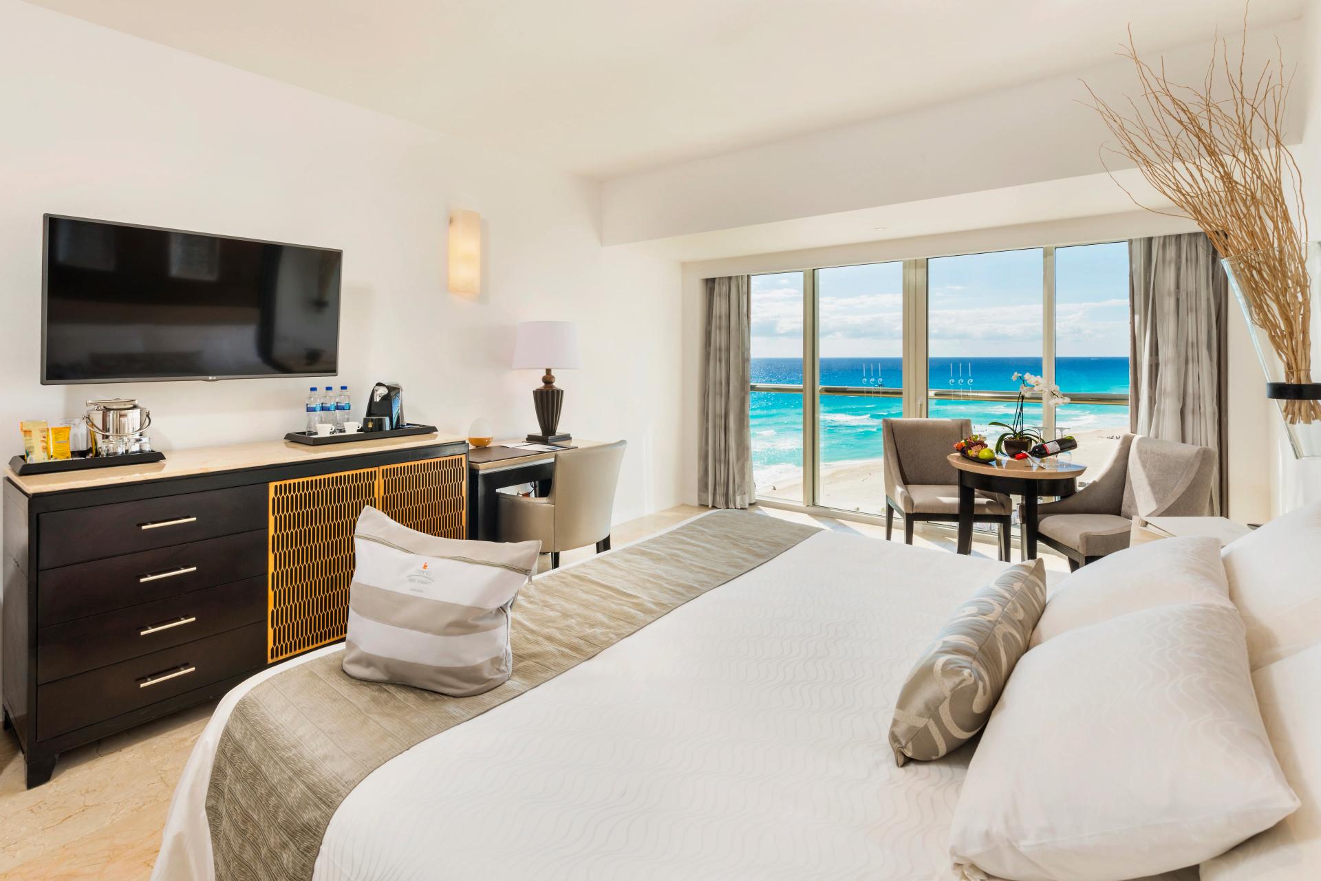 Double bed suite at Le Blanc Spa Resort