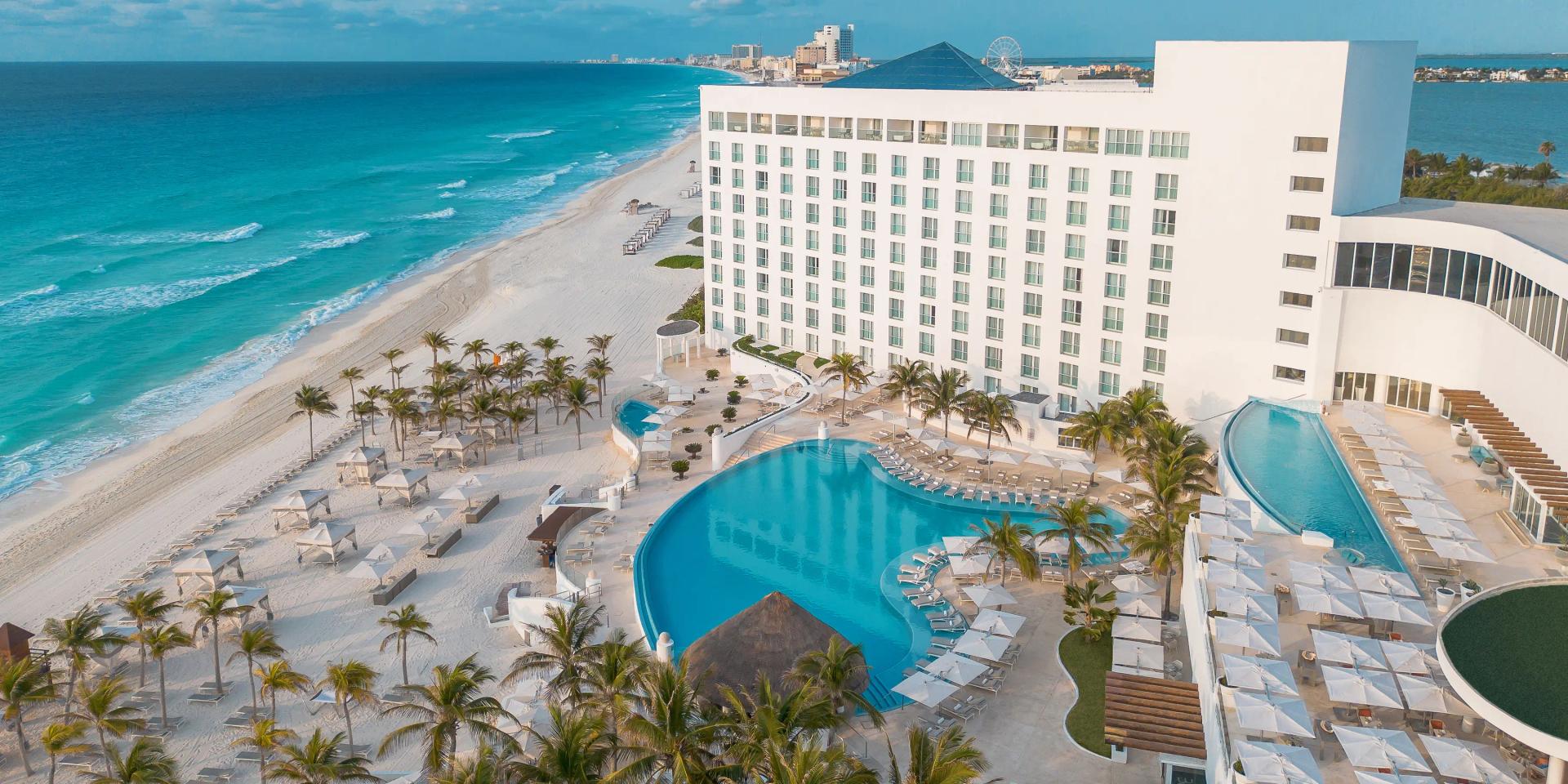 Overhead view of Le Blanc Spa Resort
