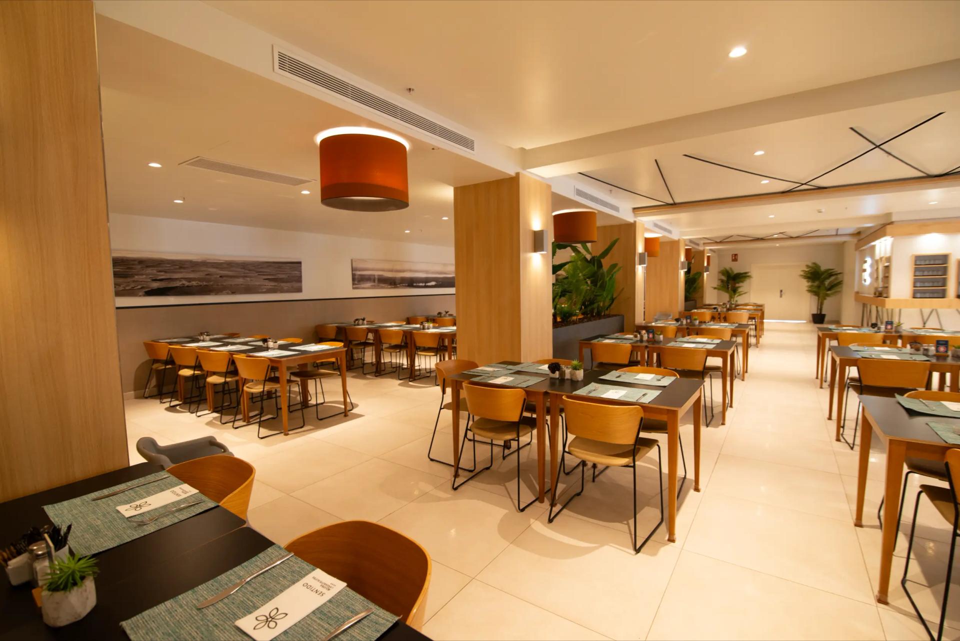 Indoor dining room at Aequora Lanzarote Suites
