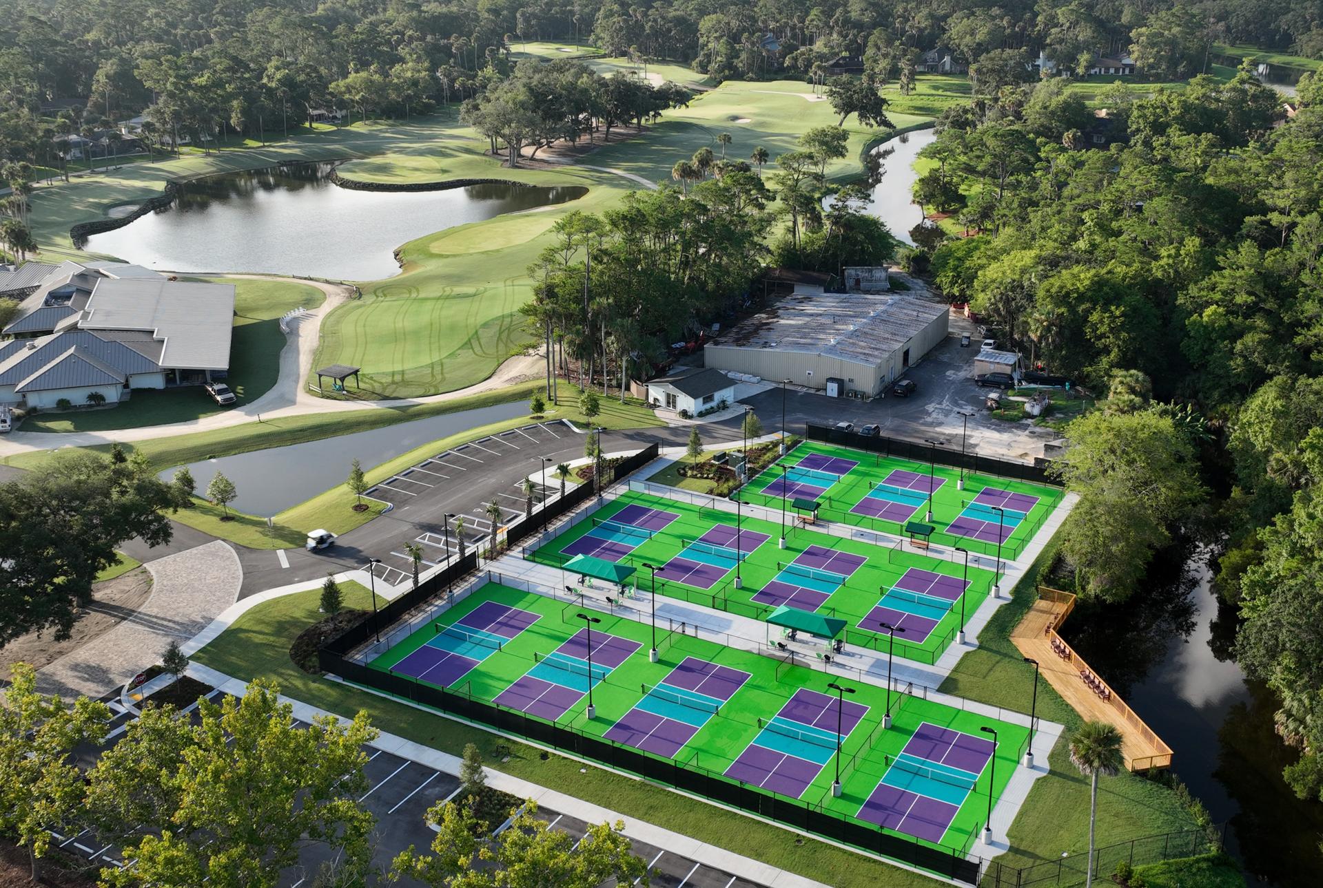 Overhead view of outdoor tennis cours at Sawgrass Marriott Golf Resort & Spa