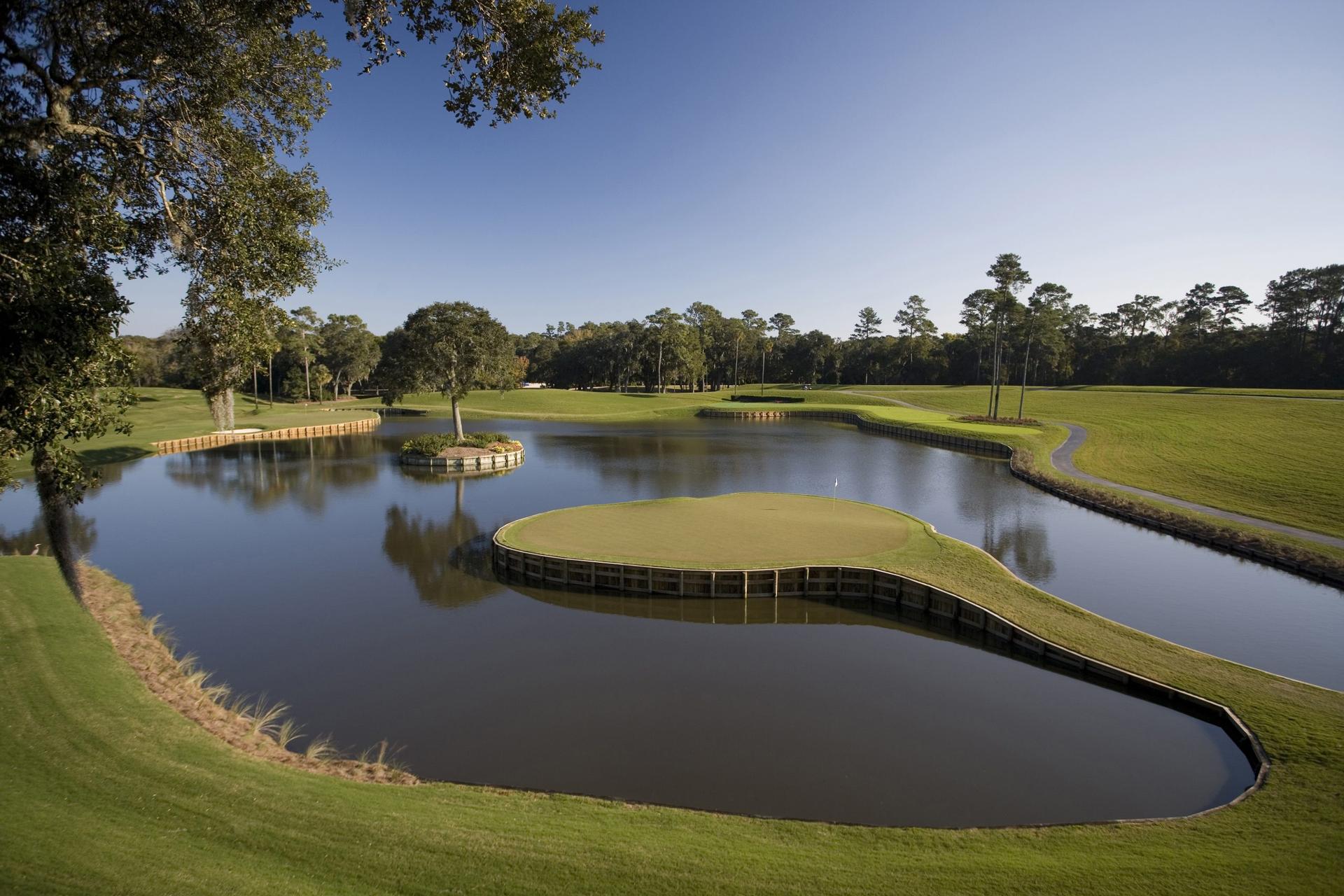 An island green at Sawgrass Marriott Golf Resort & Spa