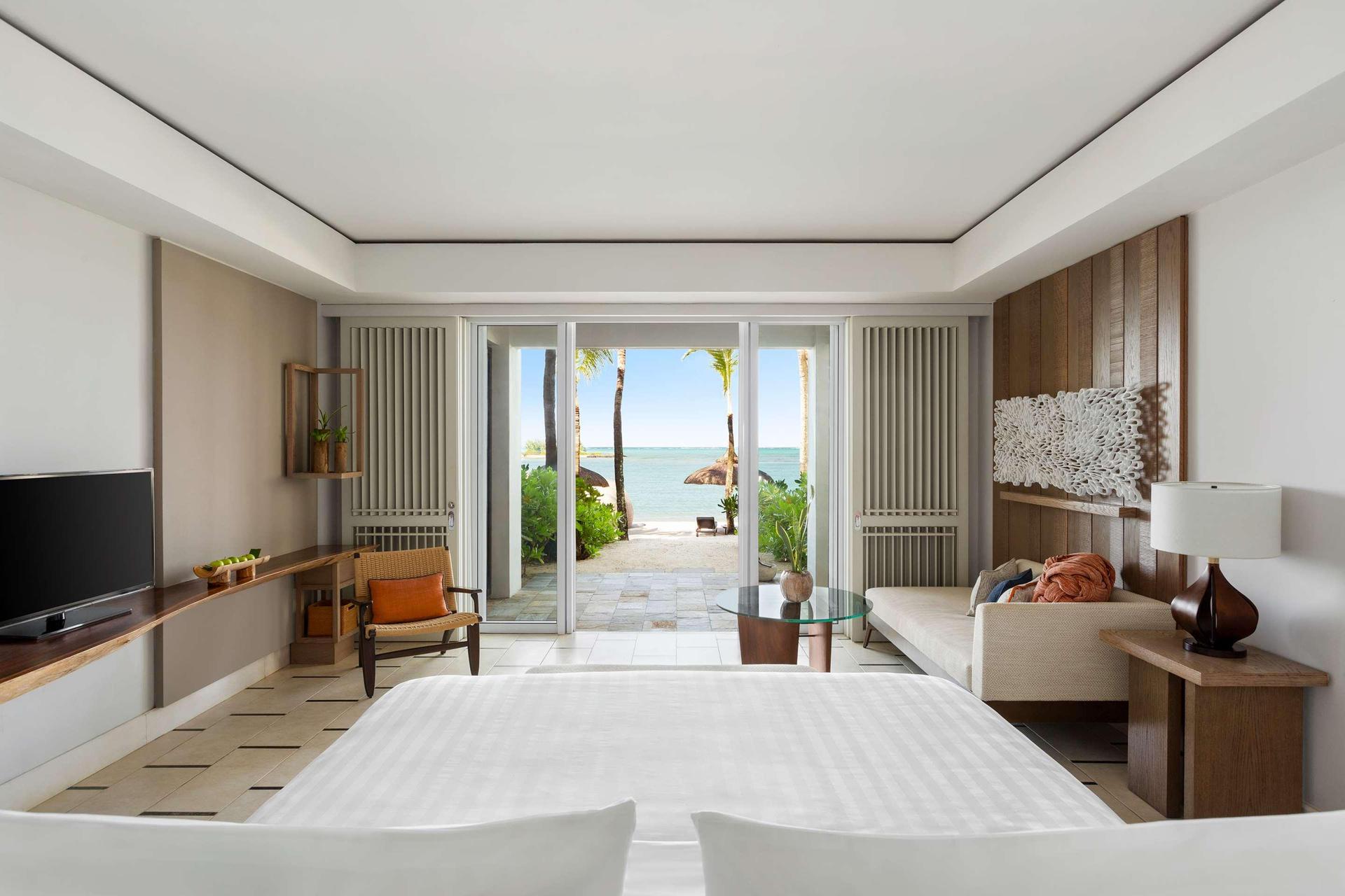 Double bed suite at the Shangri La Touessrok