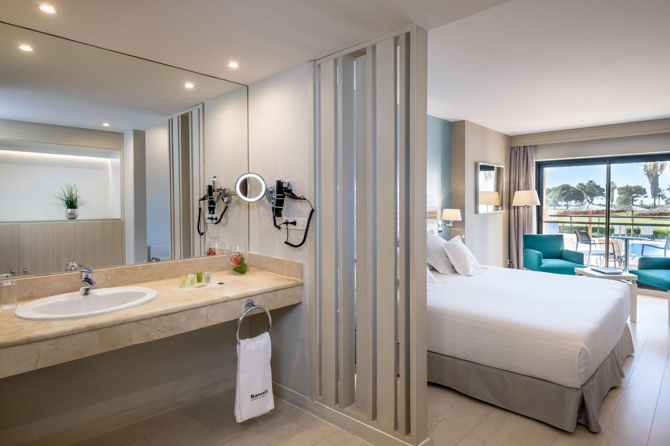 Bathroom as part of a double bed suite at Barcelo Costa Ballena Golf & Spa