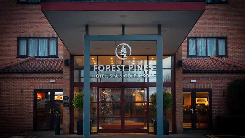 Front entrance to the Forest Pines Hotel, Spa & Golf Resort
