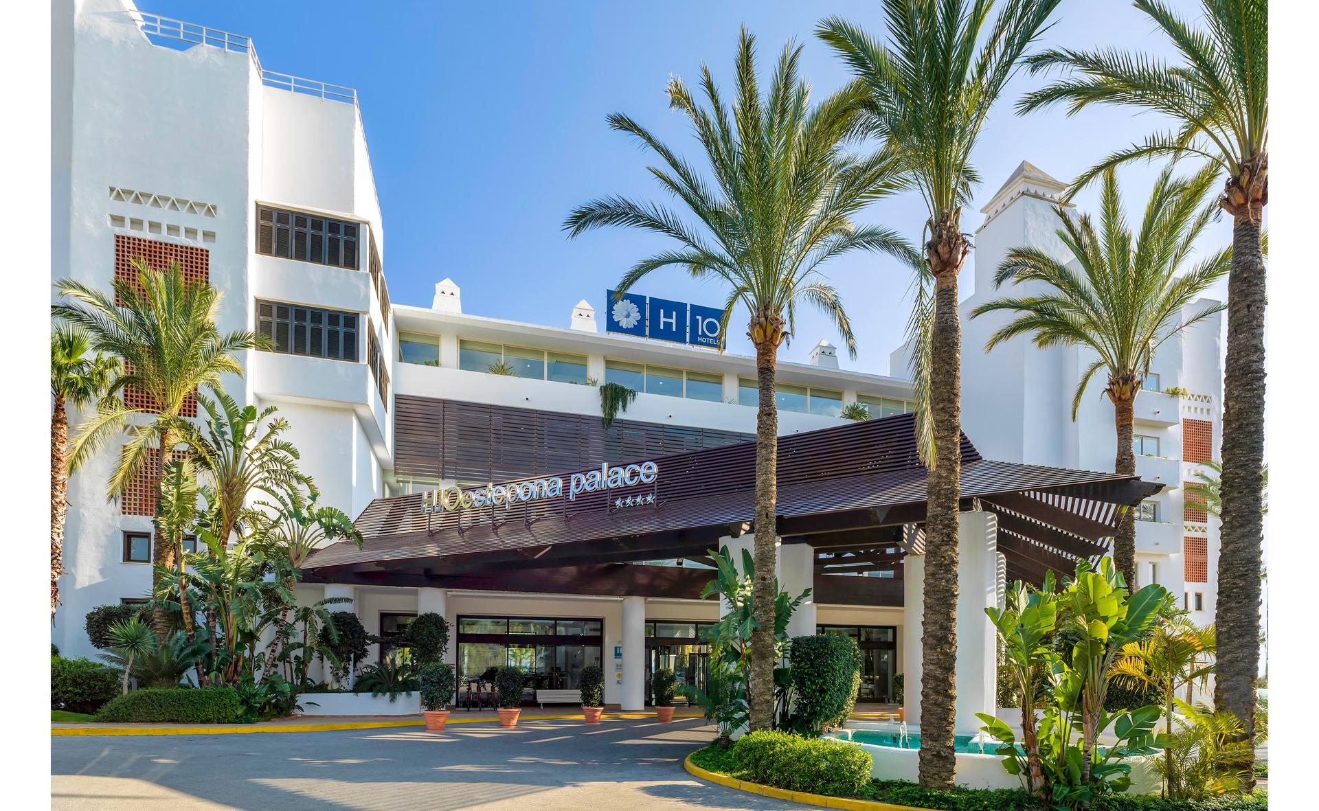 Front entrance to H10 Estepona Palace