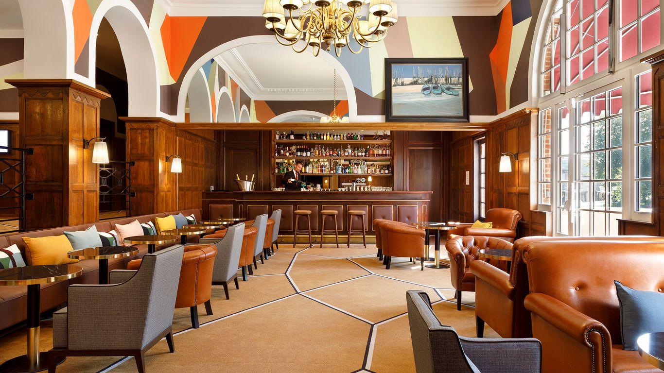 Bar and lounging area at the Hotel Barriere Le Westminster