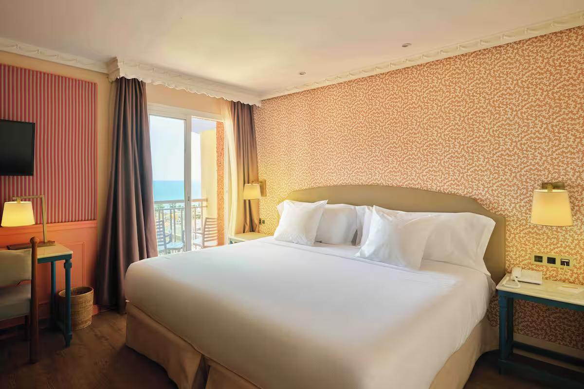 Double bed suite at the Hotel Fenix Torremolinos - Adults Only