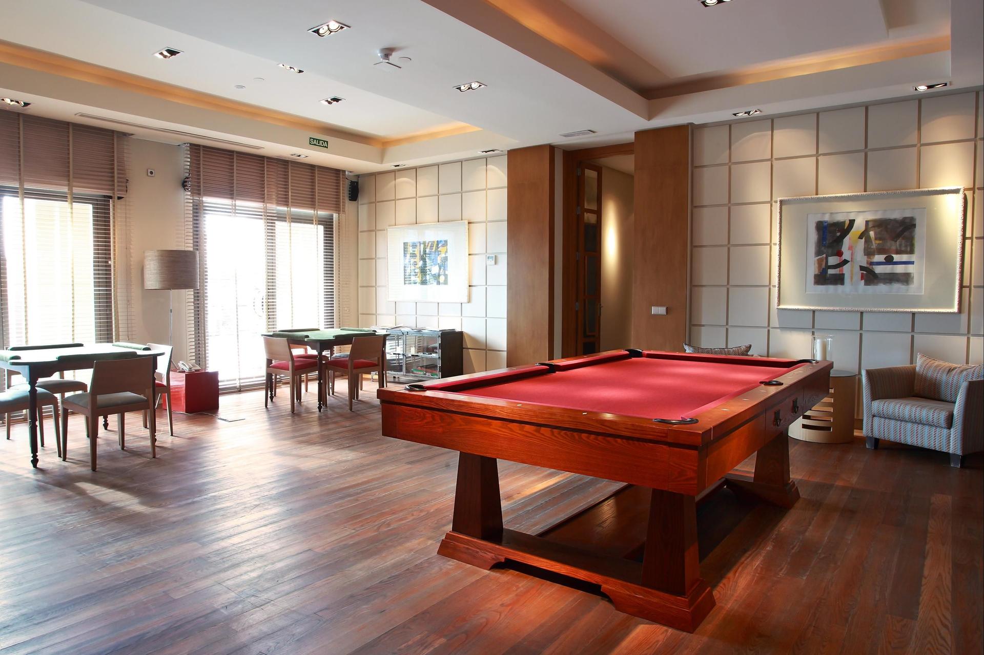Pool table in a lounging area at Hotel MiM Sotogrande Melia