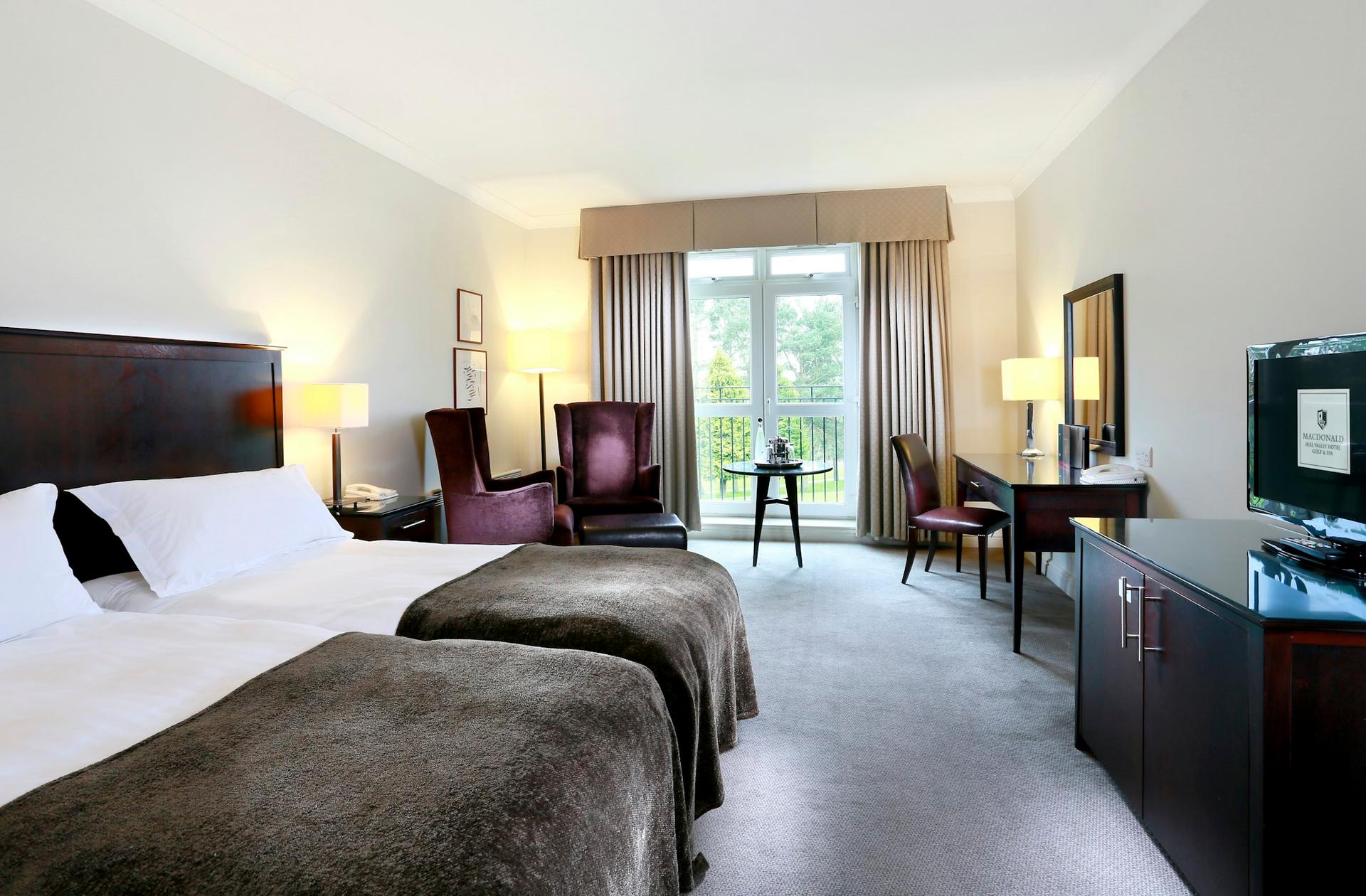 Twin bed suite at the Macdonald Hill Valley Hotel, Golf & Spa