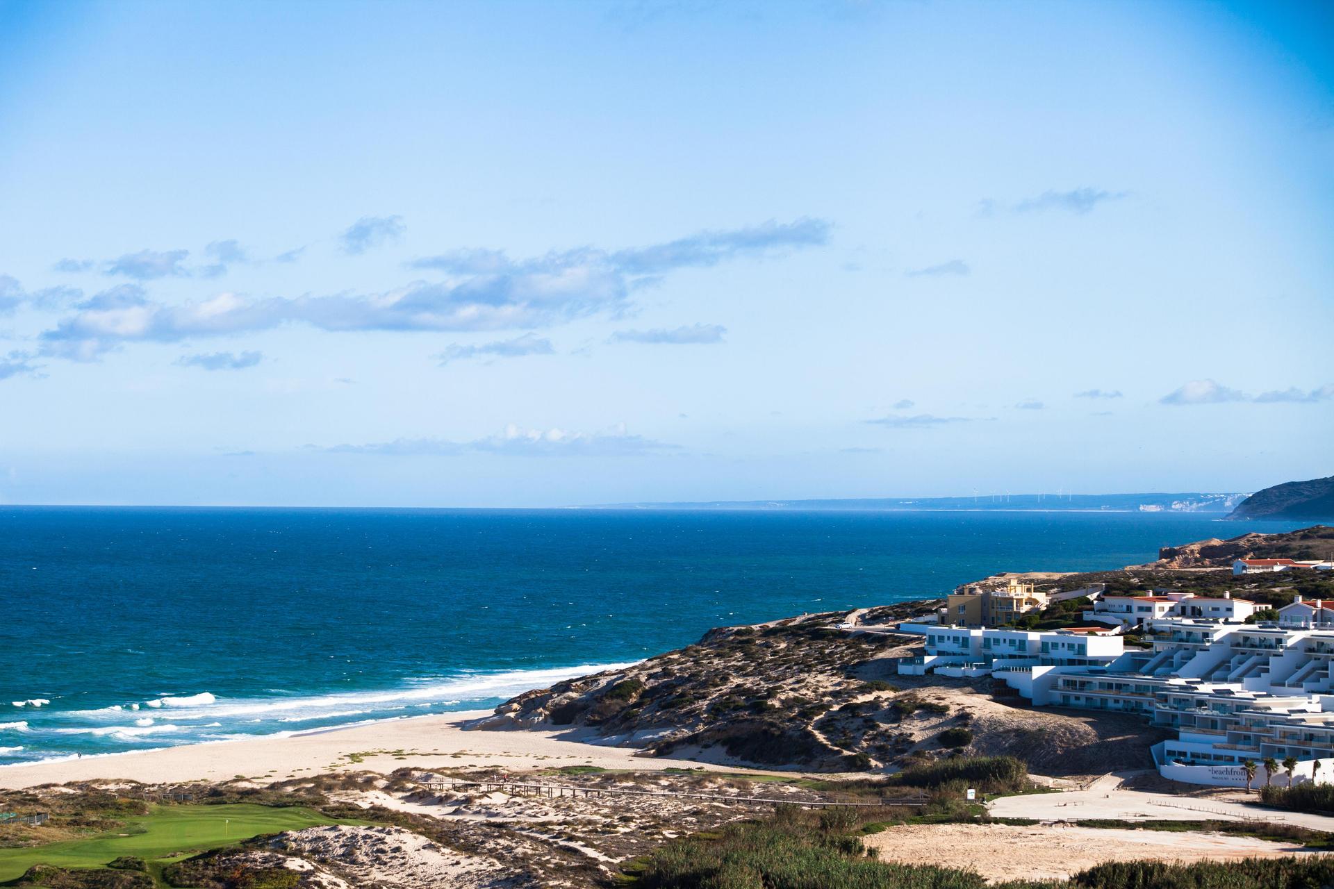Overhead view of the Praia d'El Rey Golf & Beach Resort - THE BEACHFRONT