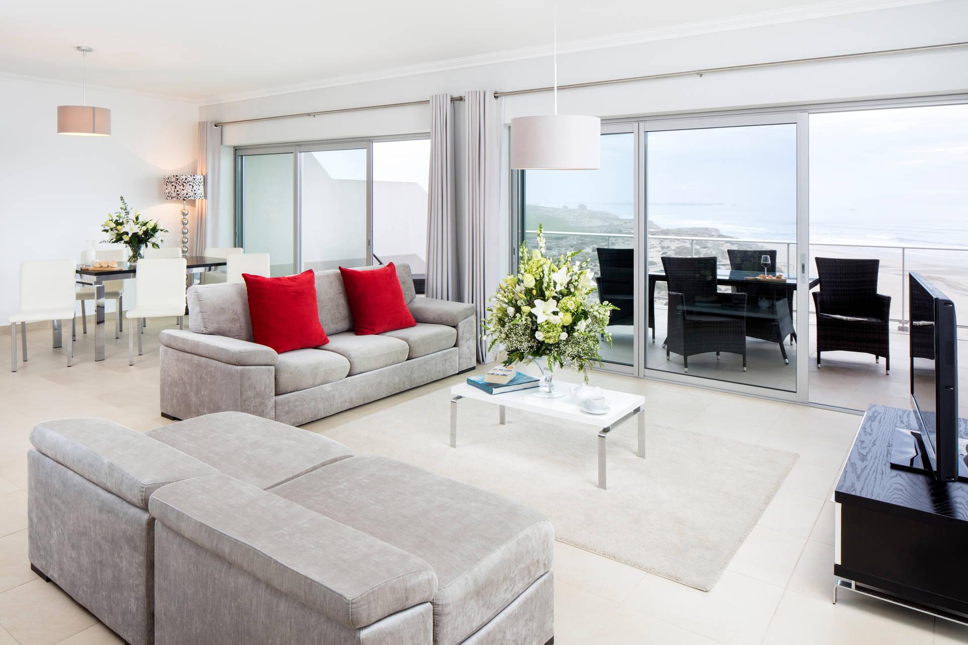 Living room as part of a suite at the Praia d'El Rey Golf & Beach Resort - THE BEACHFRONT