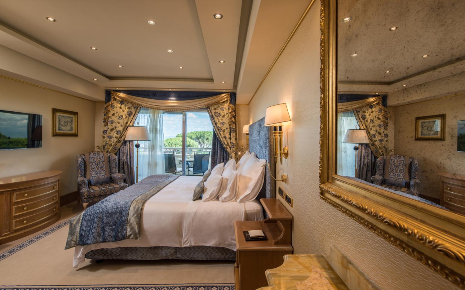 Double bed room at the Rome Cavalieri, A Waldorf Astoria Hotel