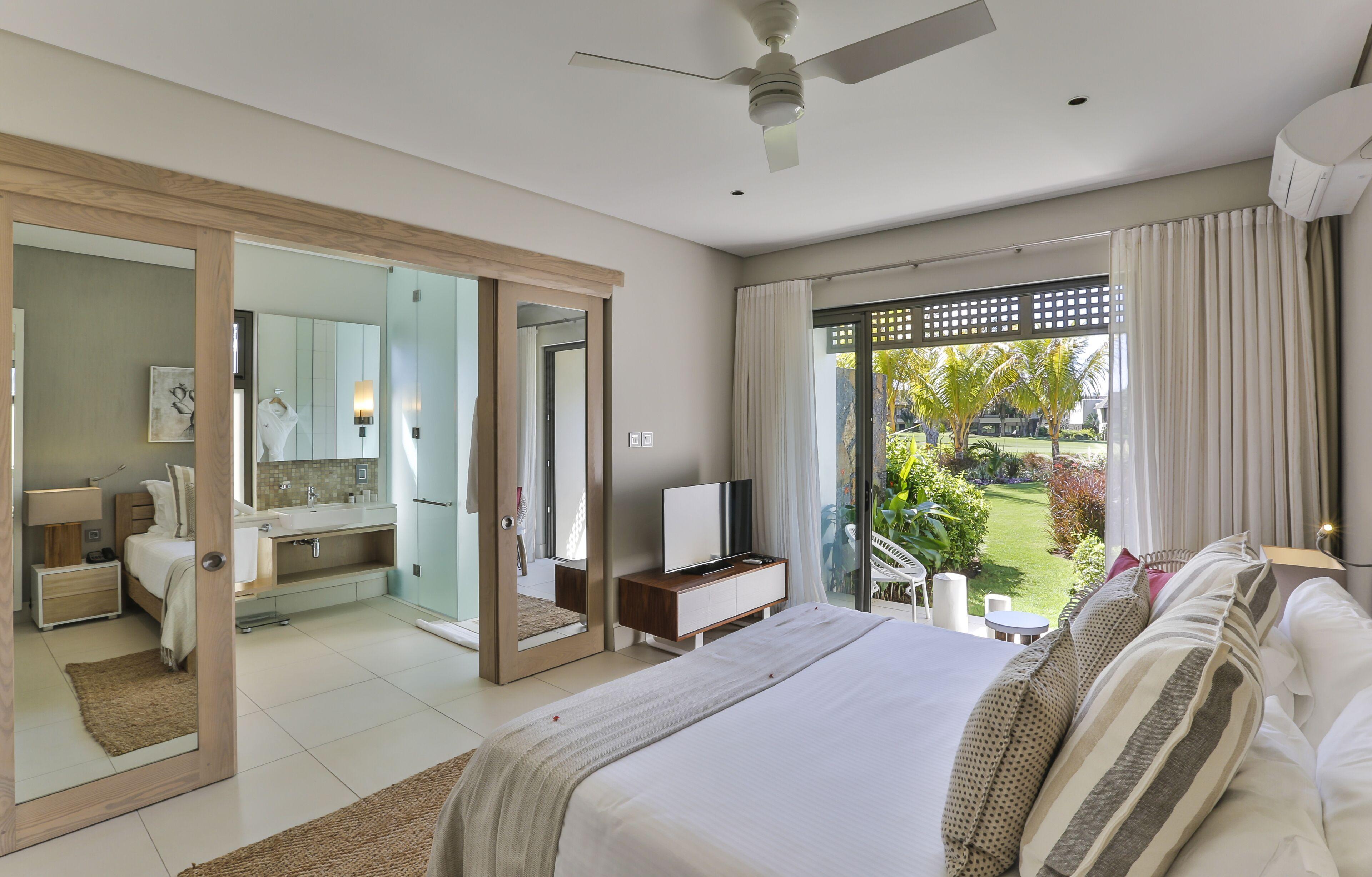 Luxurious double bed suite at The Bay Club at Anahita