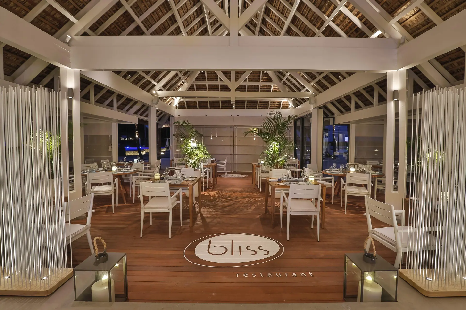 The bliss restaurant at The Bay Club at Anahita