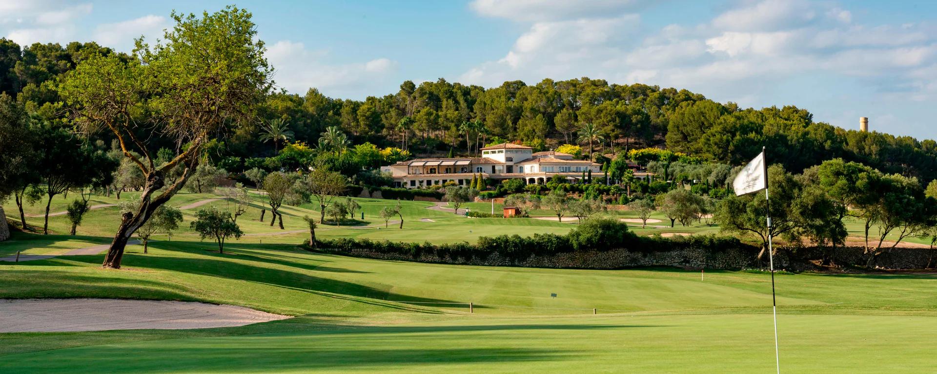 A well maintained fairway