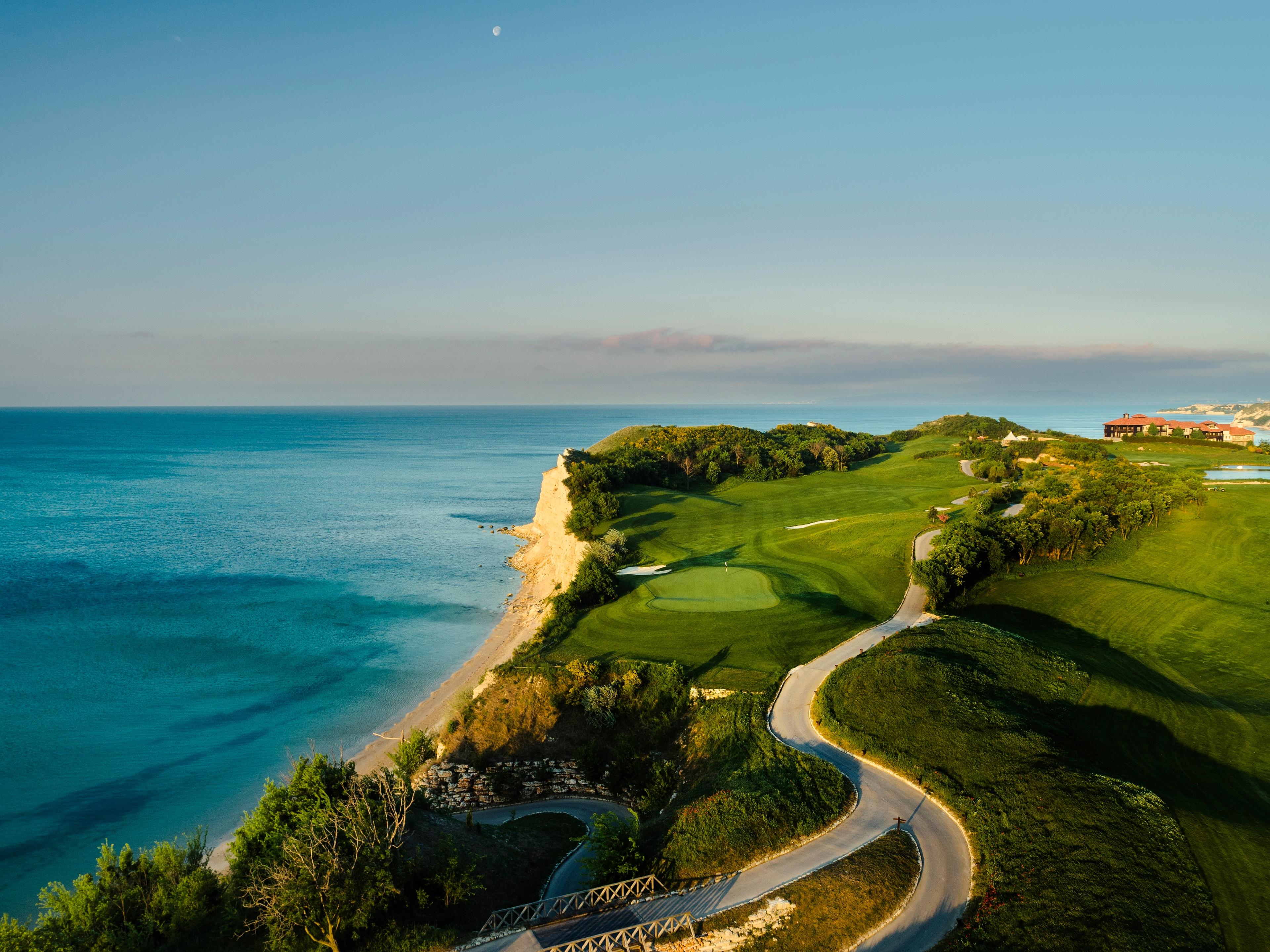 A well maintained coastal fairway