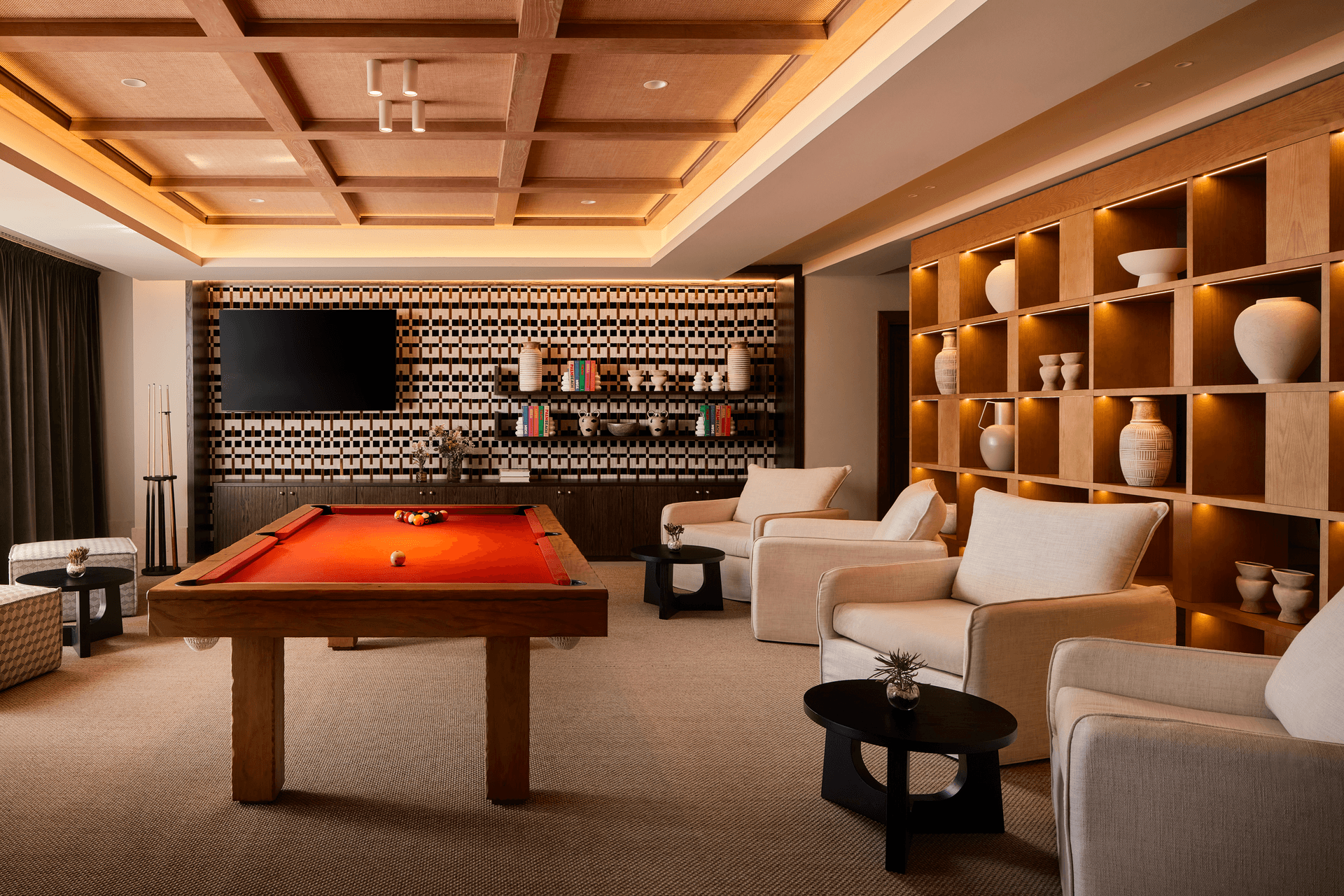 Indoor lounging space at the Tivoli La Caleta Tenerife Resort with a pool table