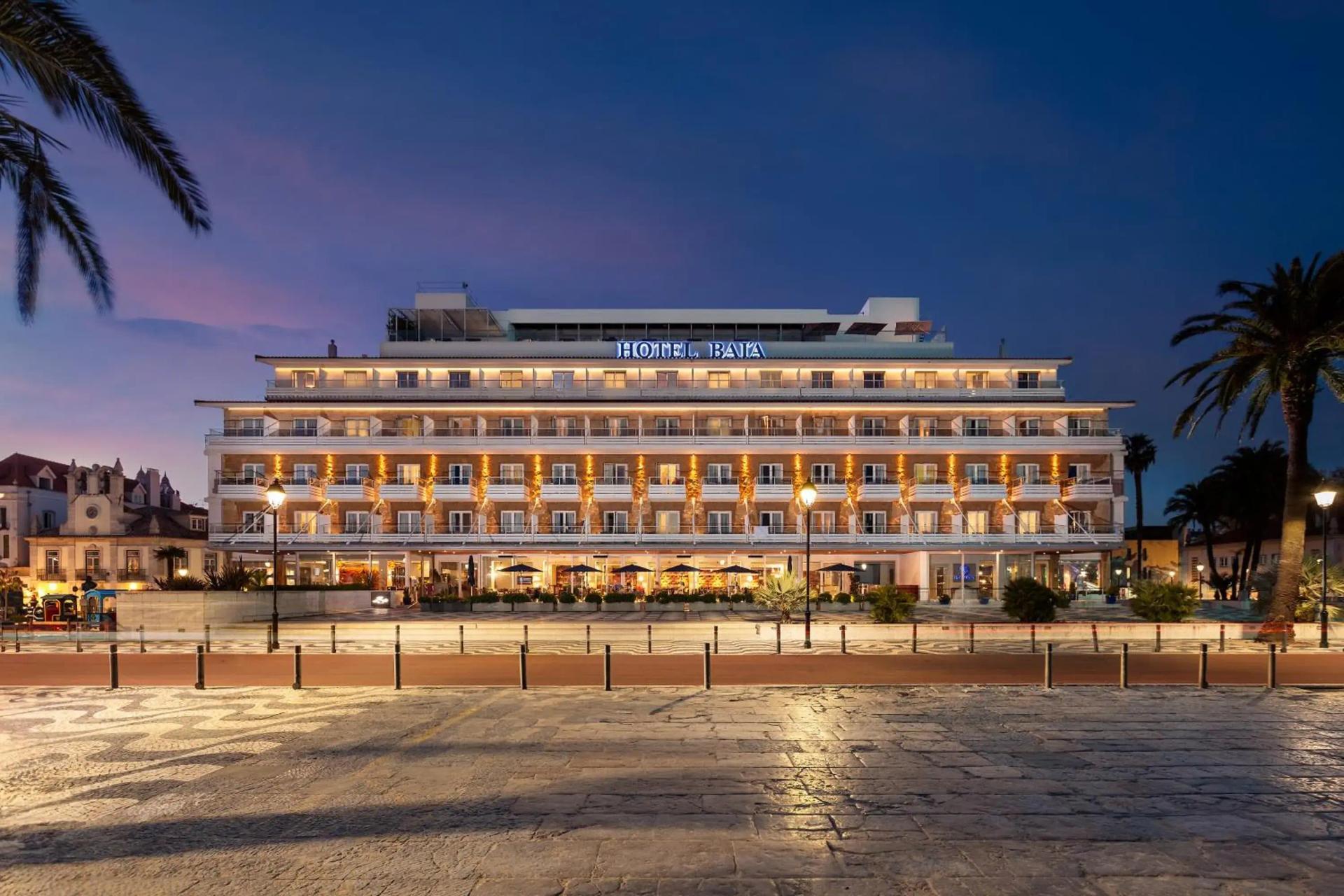 Panoramic view of the Hotel Baia overlooking the beach