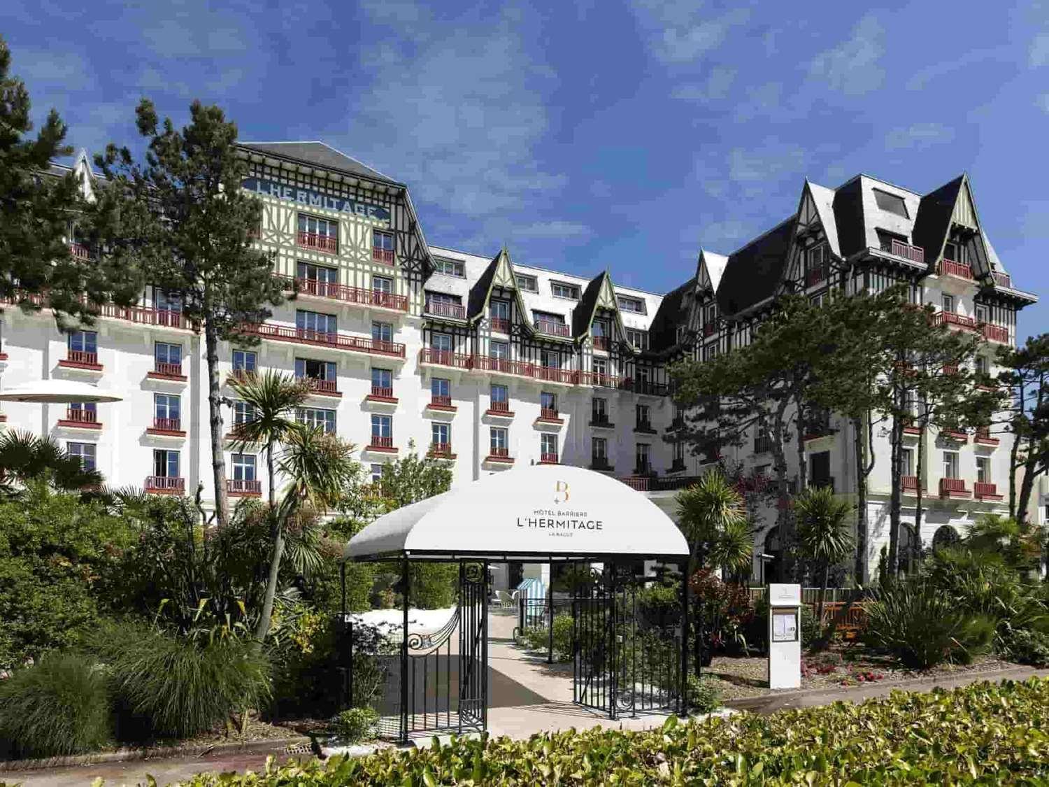 Front entrance to Hotel Barriere L'Hermitage La Baule
