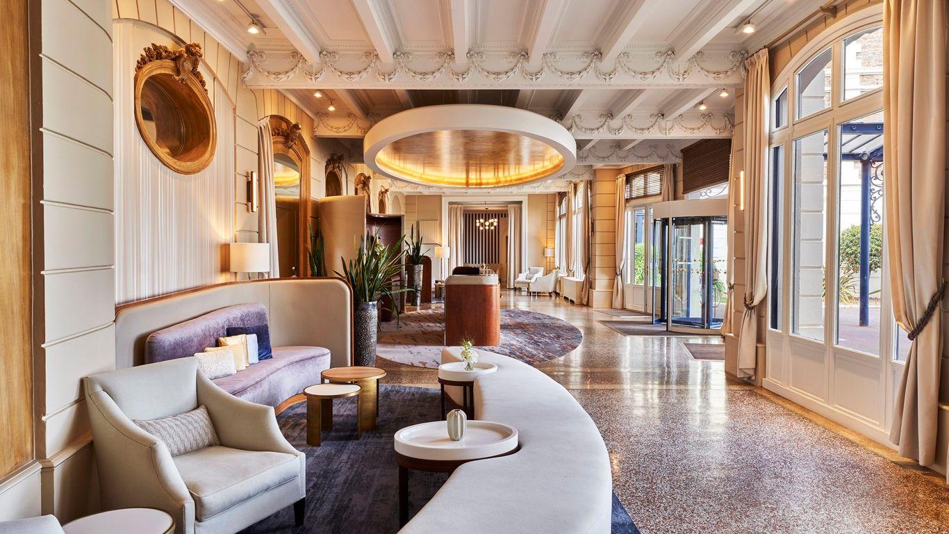 Luxurious reception at the Hotel Barriere Le Grand Hotel Dinard