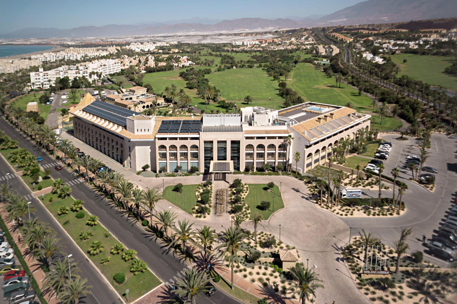 Front entrance to Hotel Golf Almerimar