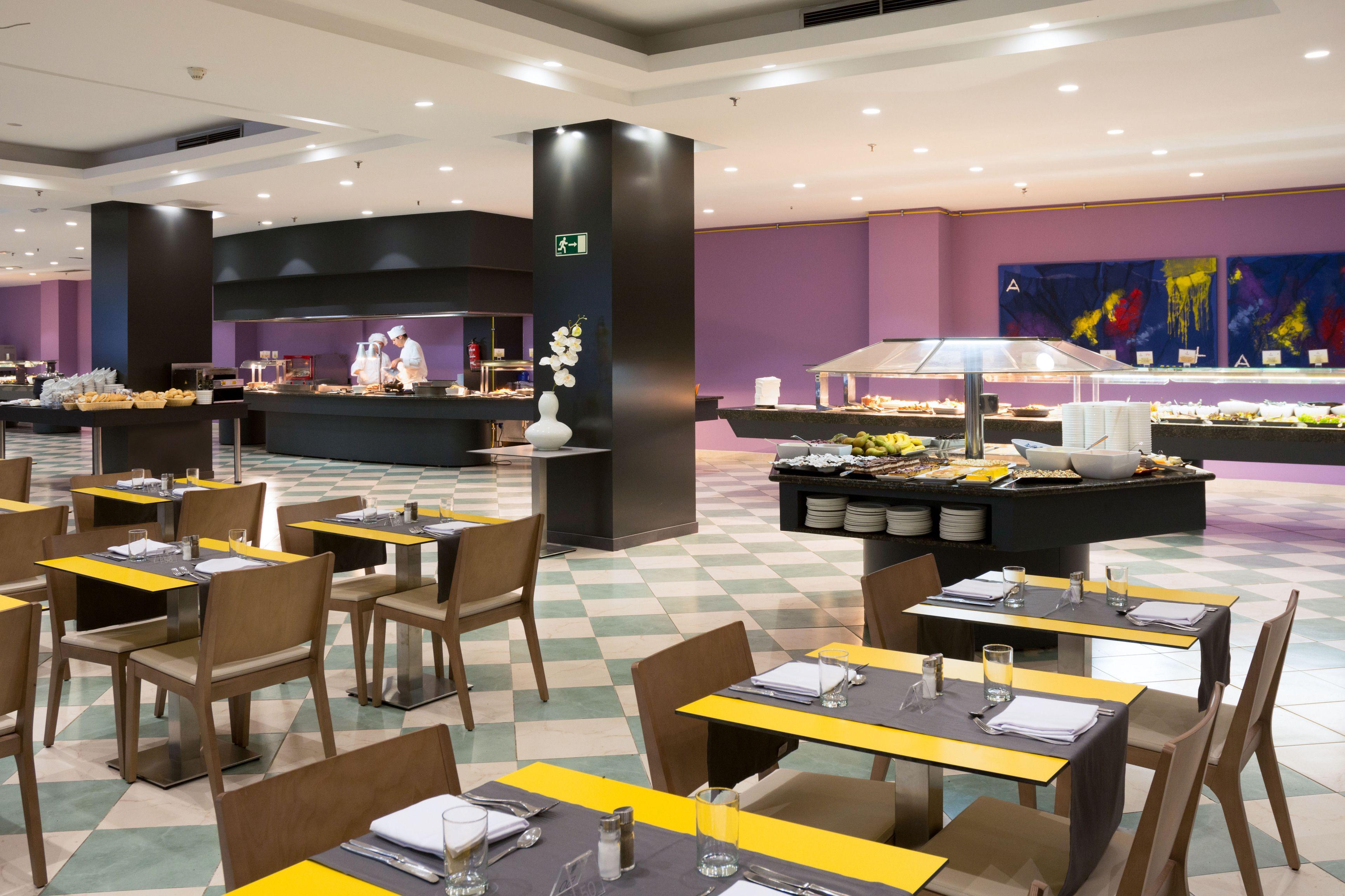 Indoor dining area at Hotel Gran Canaria Princess - Adults Only