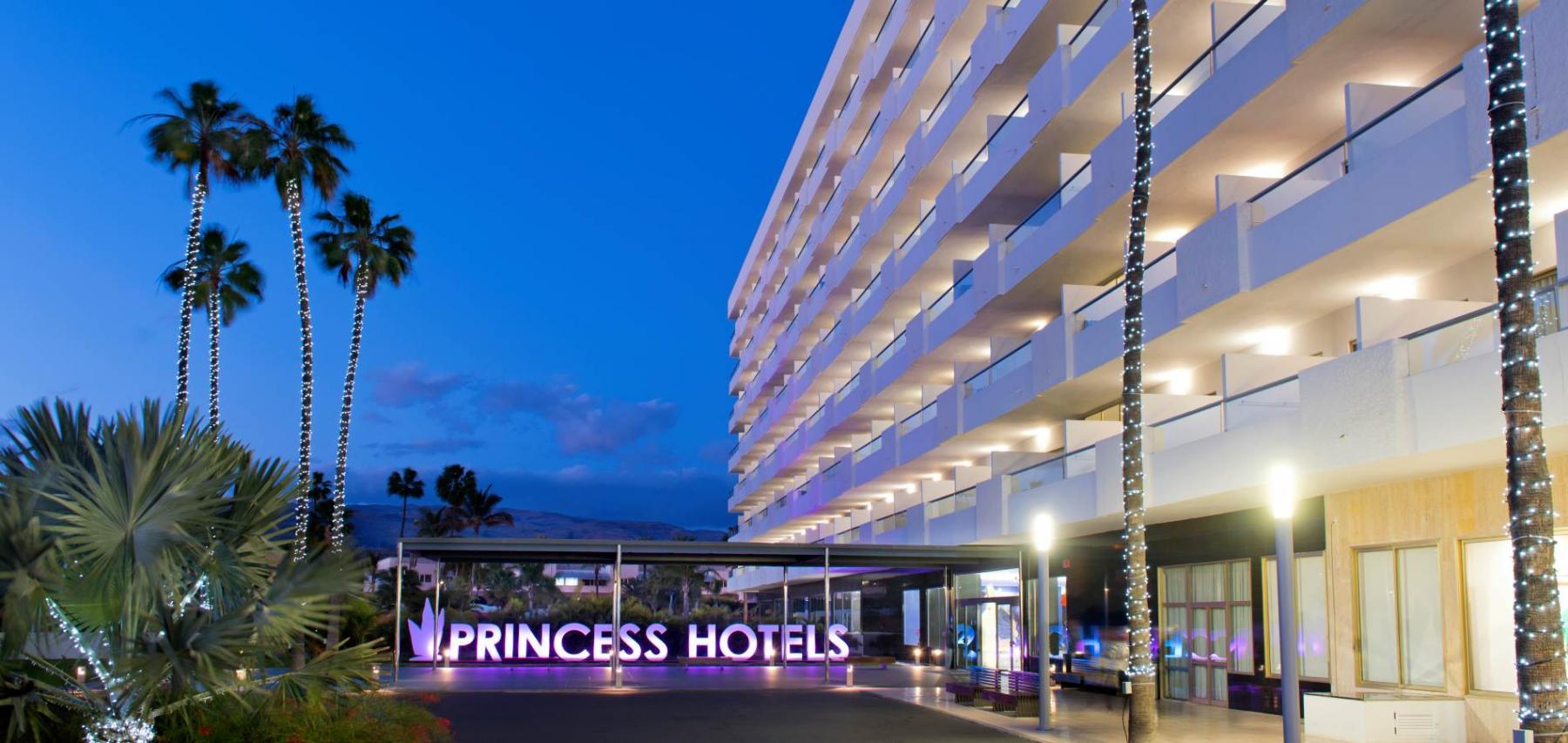 Front entrance to Hotel Gran Canaria Princess - Adults Only