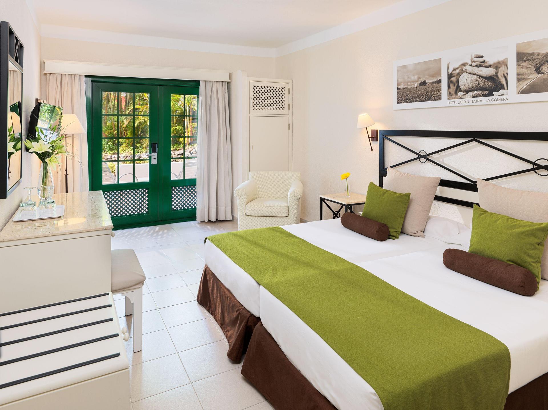 Double bed suite at Hotel Jardin Tecina