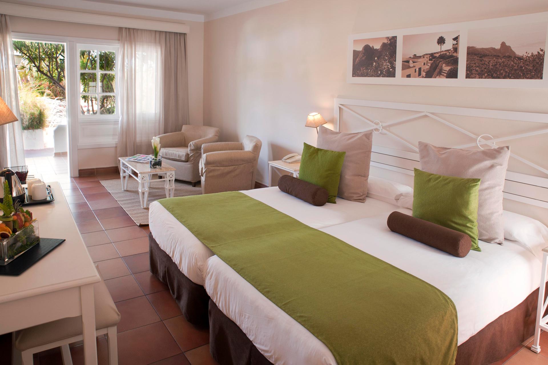 Double bed suite at Hotel Jardin Tecina