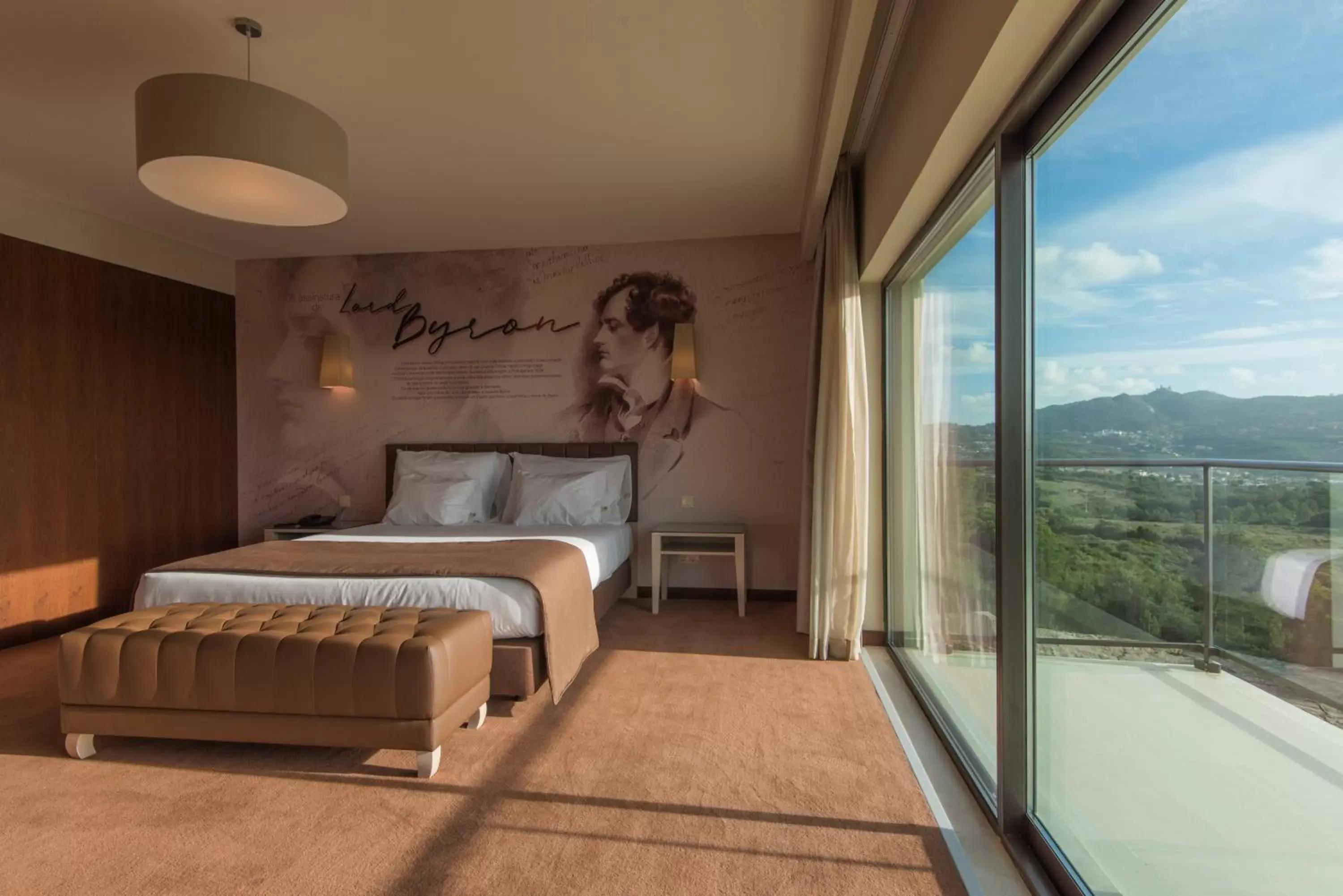 Double bed suite with balcony views at Hotel Vila Gale Collection Palacio
