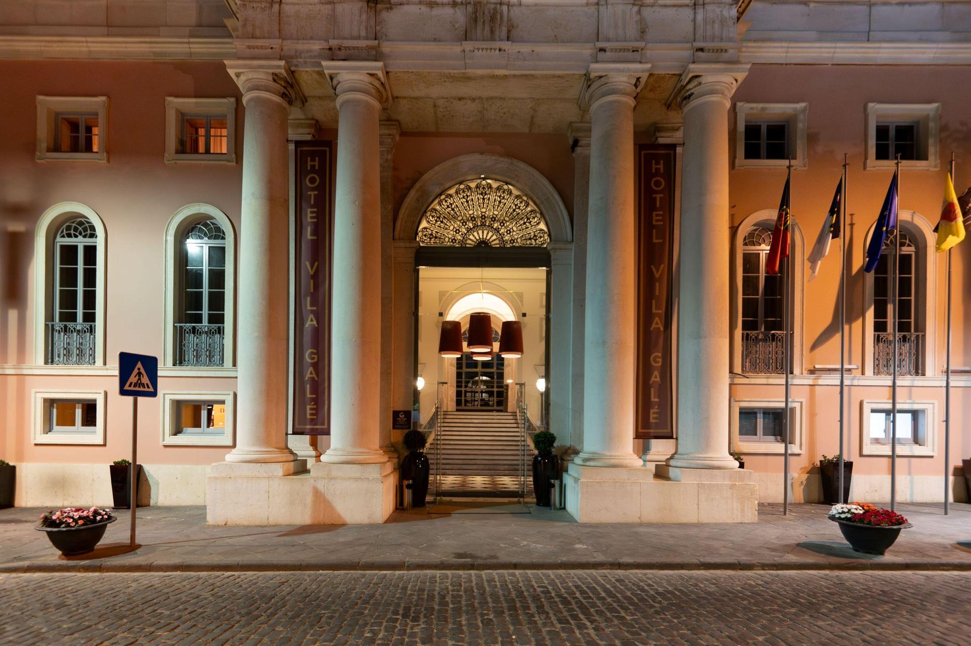 Front entrance to Hotel Vila Gale Sao Miguel Azores