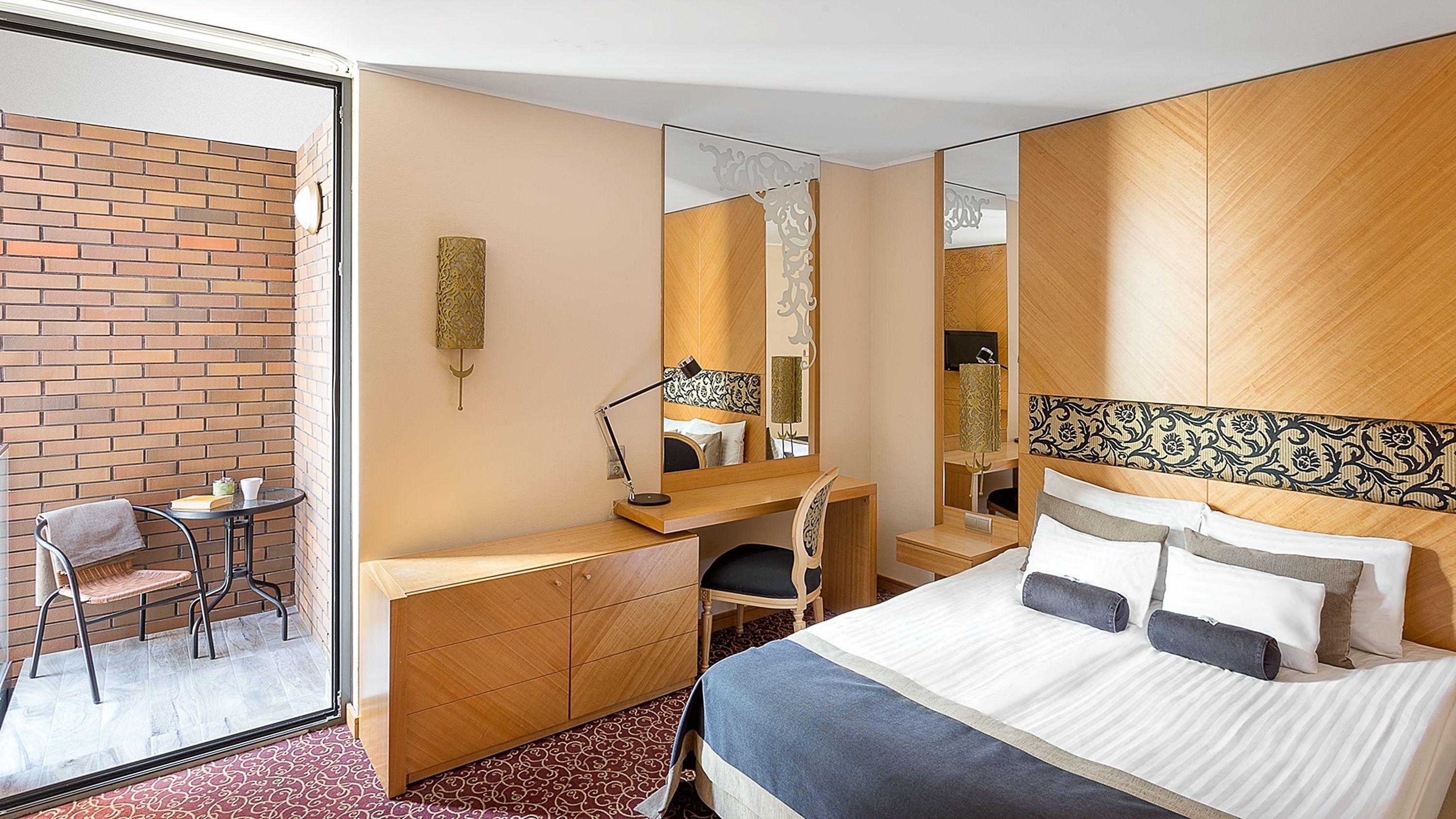Double bed suite at Marmara Hotel Budapest