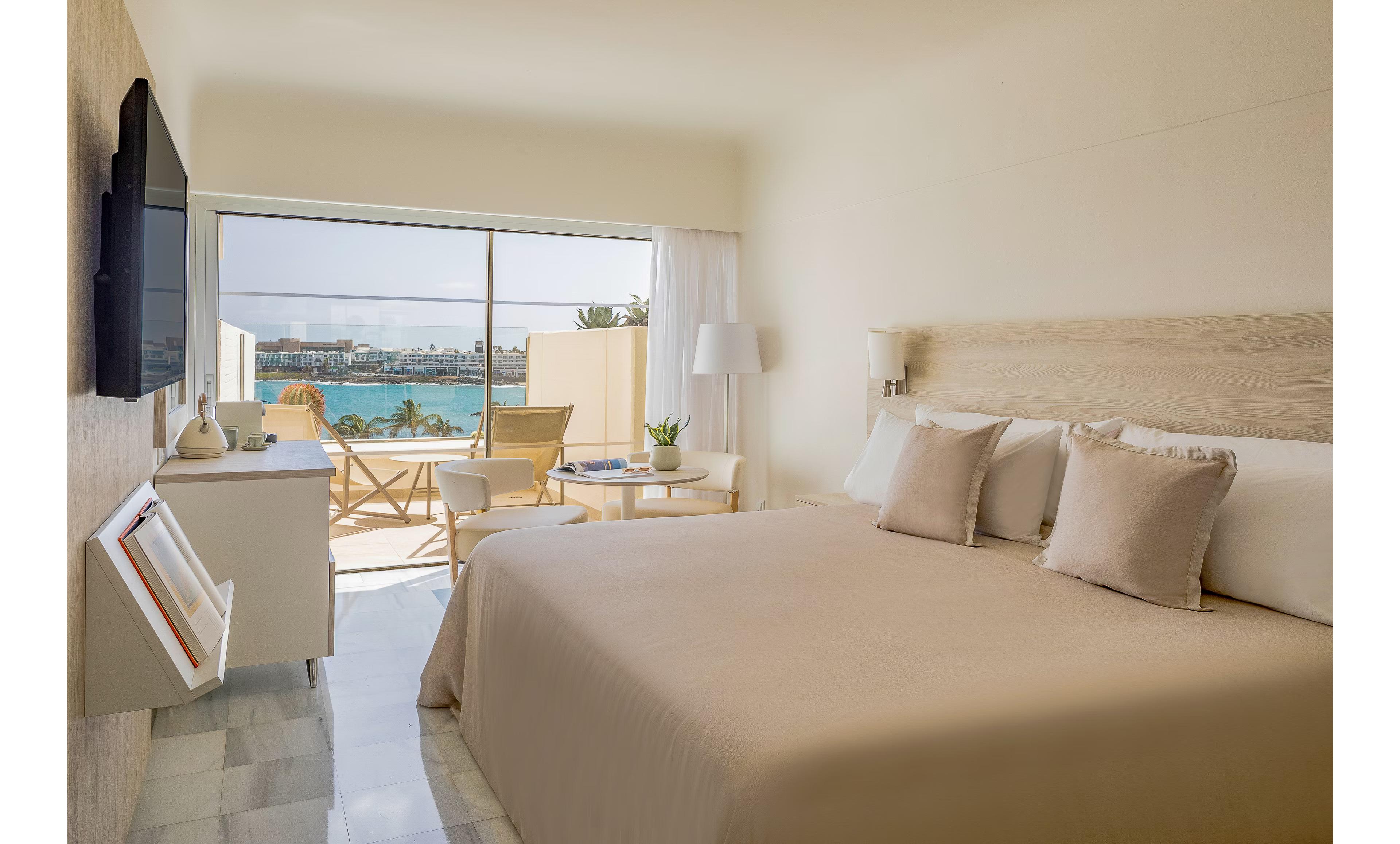 Double bed suite at Melia Salinas