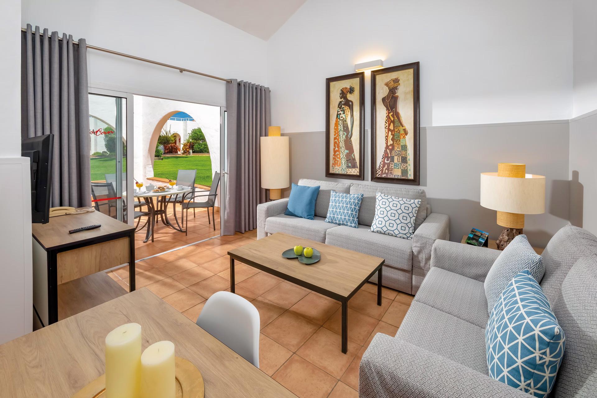 Living room as part of a suite at Melia Sol Barbacan