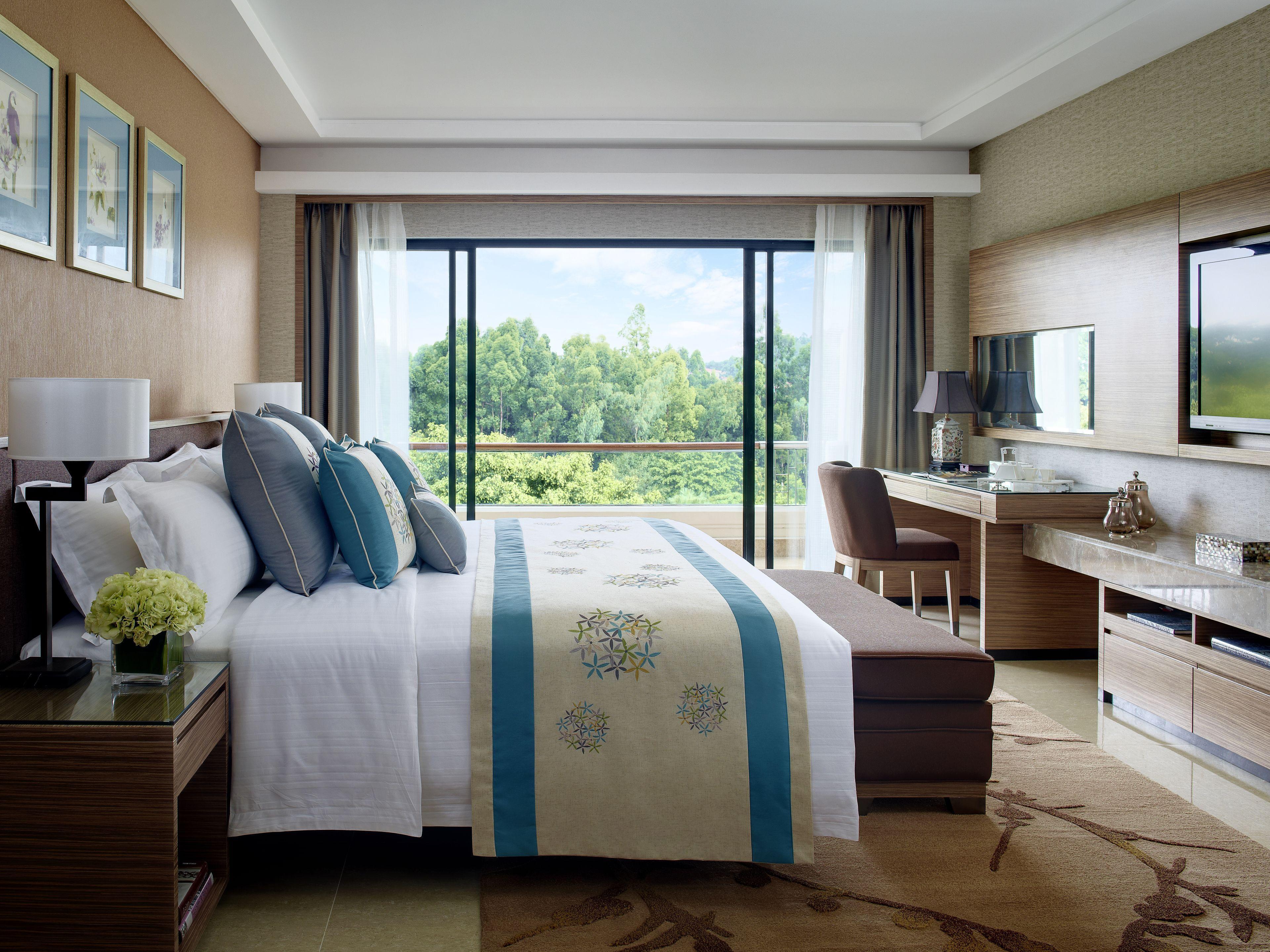Double bed suite at Mission Hills Golf Club & Resort Shenzhen Hotel