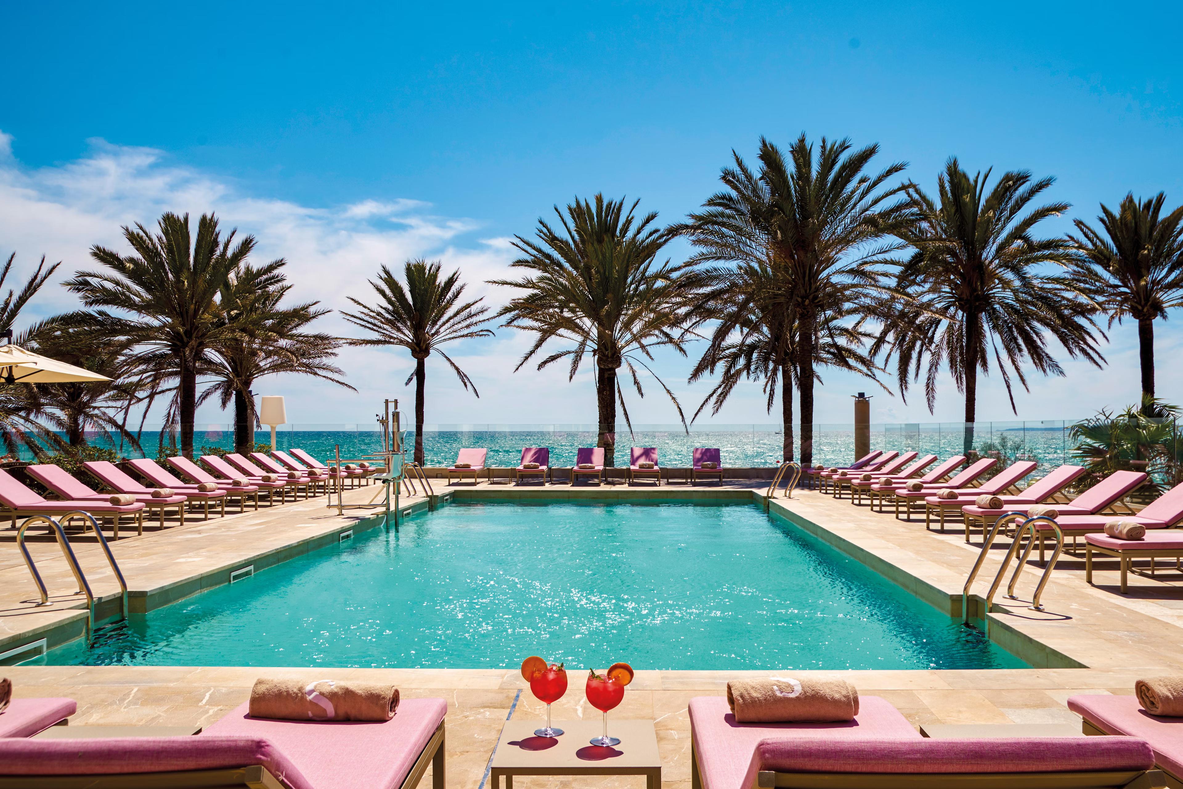 Outdoor swimming pool at Pure Salt Garonda