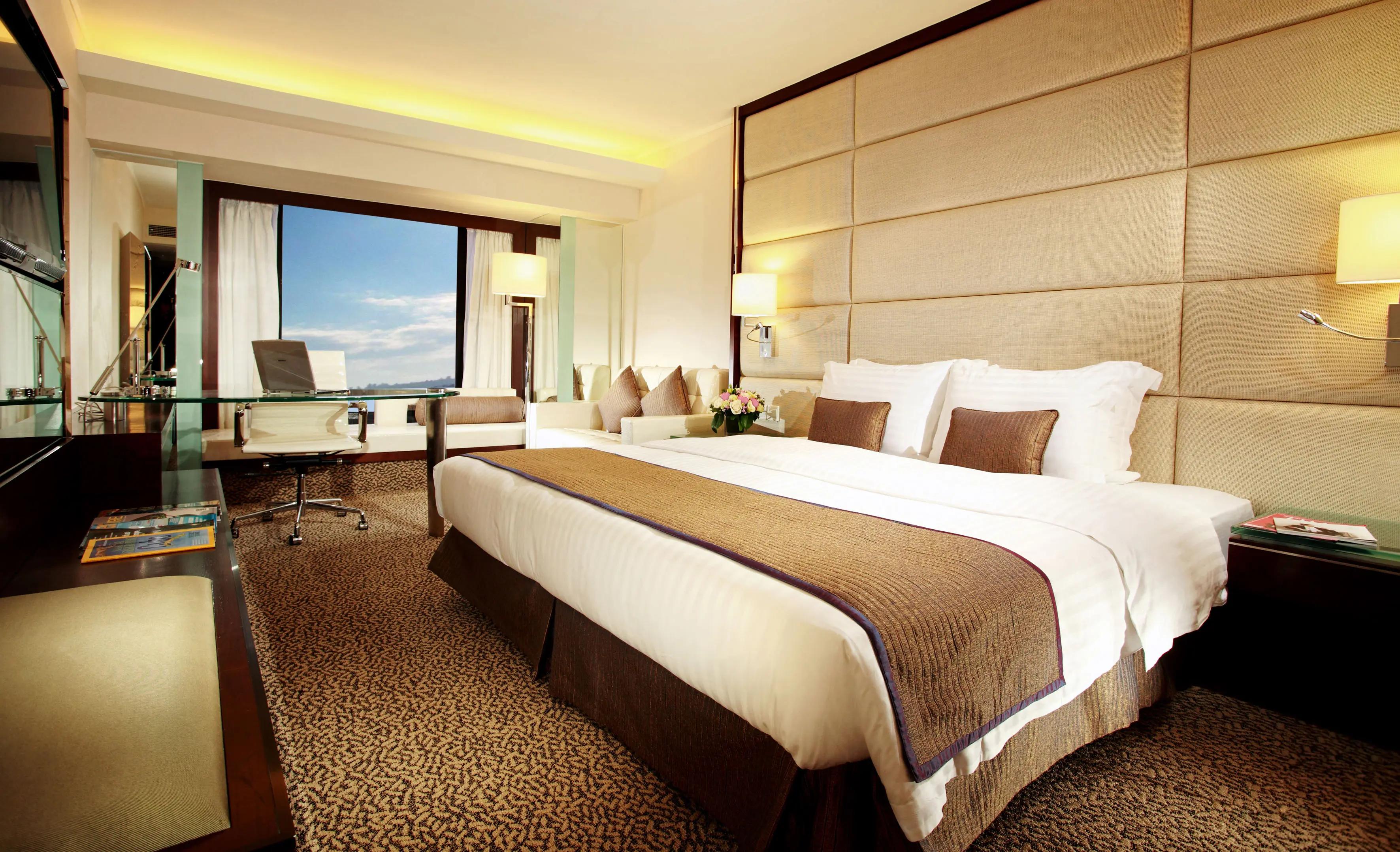 Double bed suite at Regal Kowloon Hotel