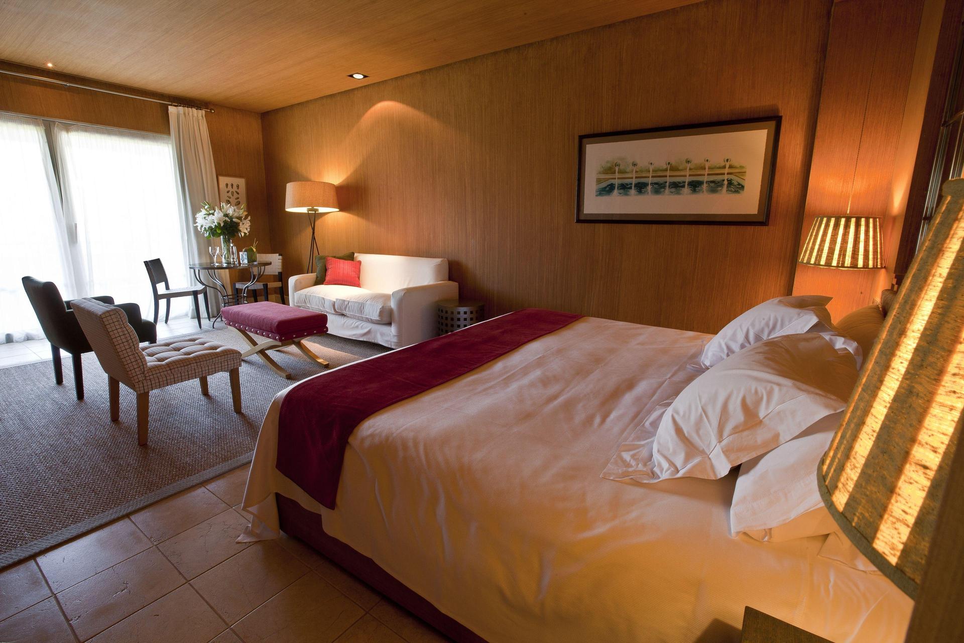 Double bed suite at Rio Real Golf & Hotel