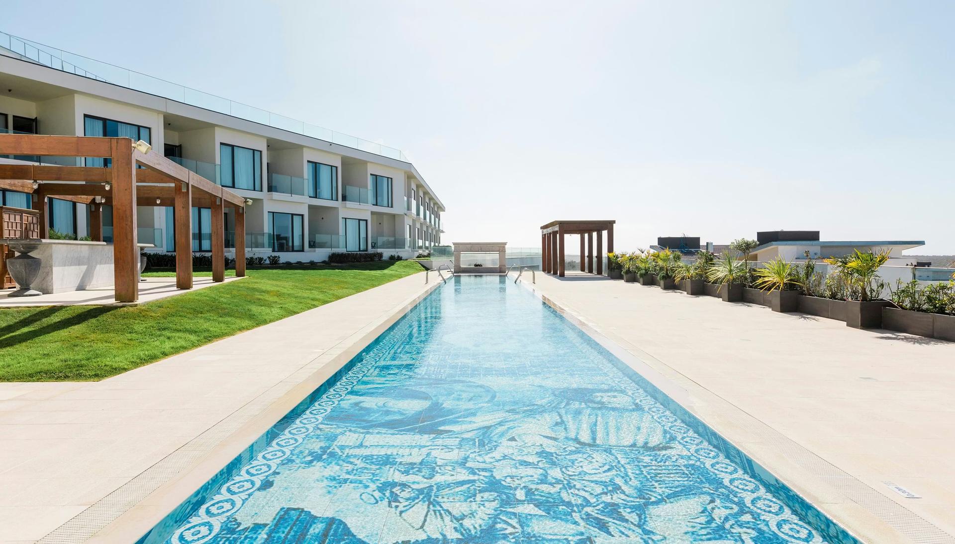 Outdoor swimming pool at Royal Obidos Evolutee Hotel Spa & Golf Resort