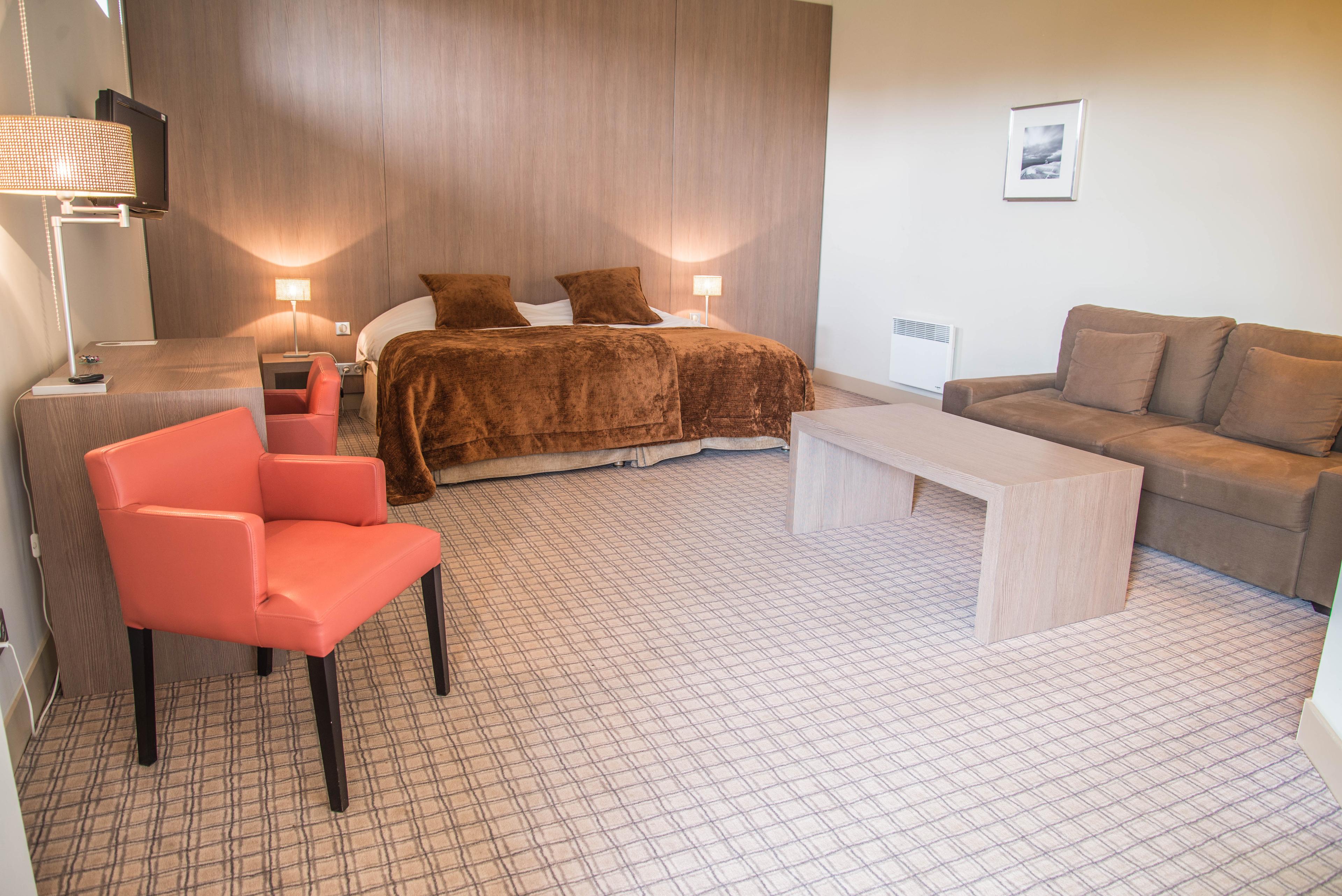 Spacious double bed suite at Saint-Saens Golf Hotel